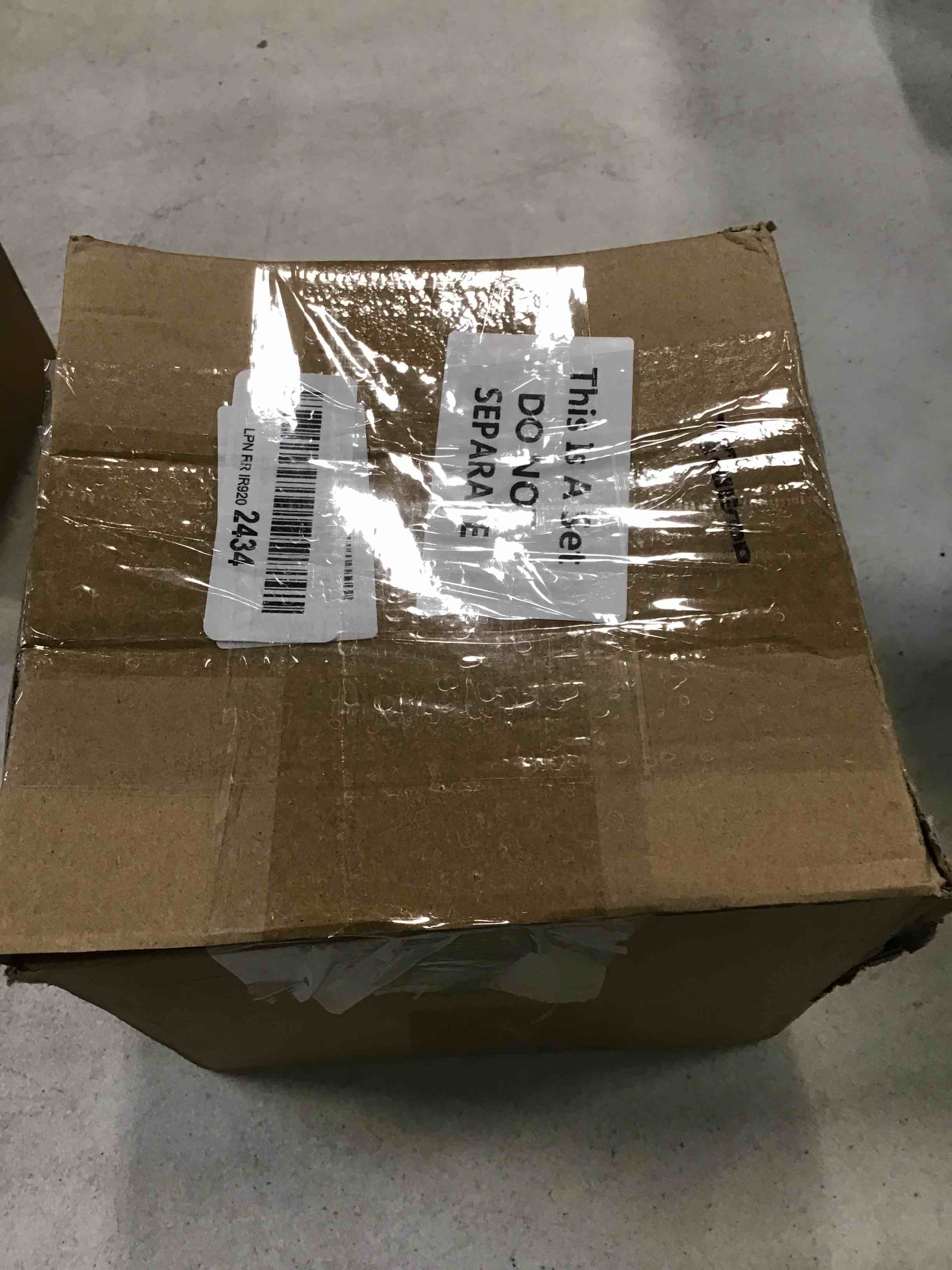 https://s3.amazonaws.com/lotting-images-prod/bidfta/RED6476236_1717591810248.jpeg