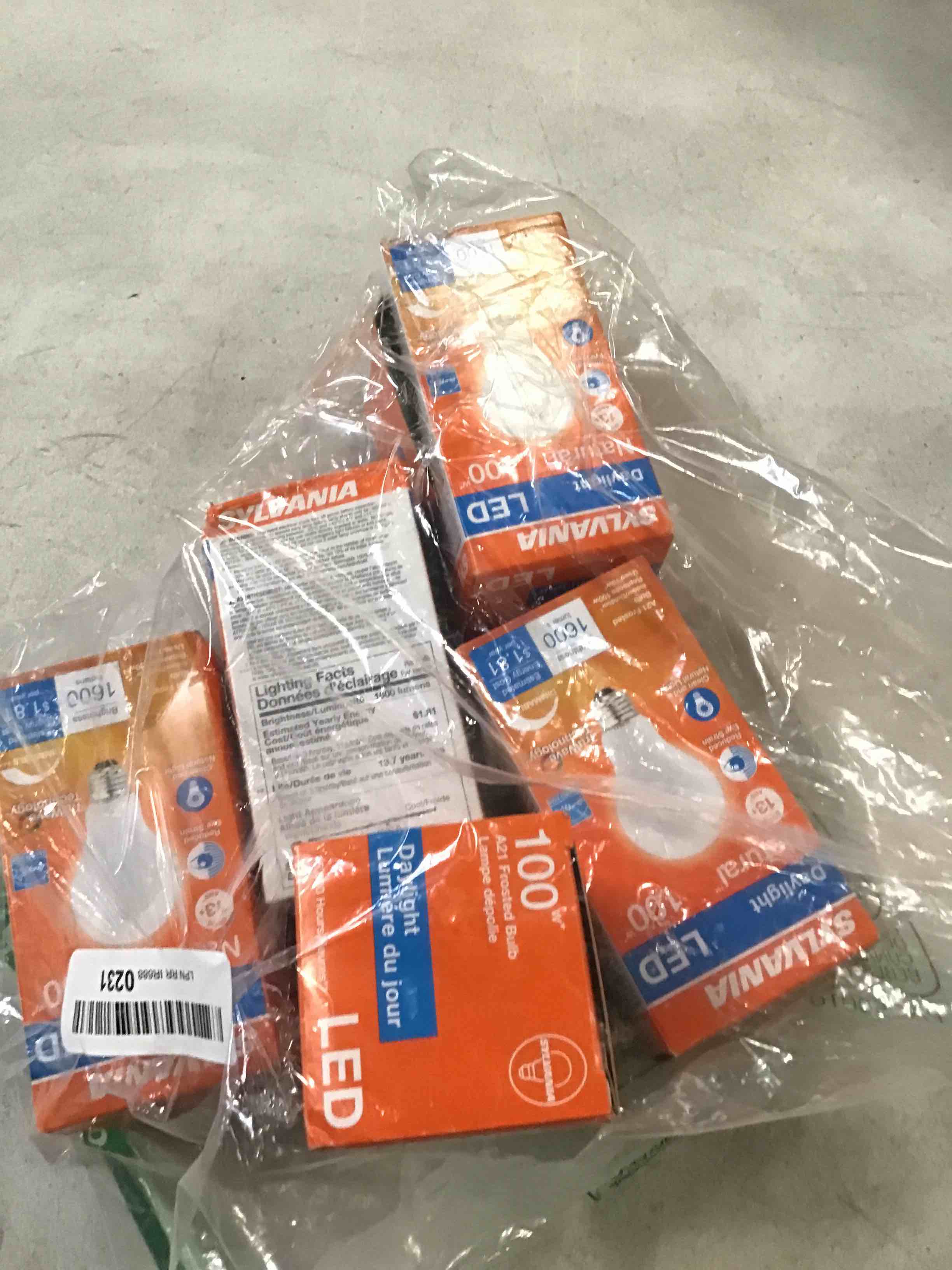 https://s3.amazonaws.com/lotting-images-prod/bidfta/RED6476312_1717599616452.jpeg
