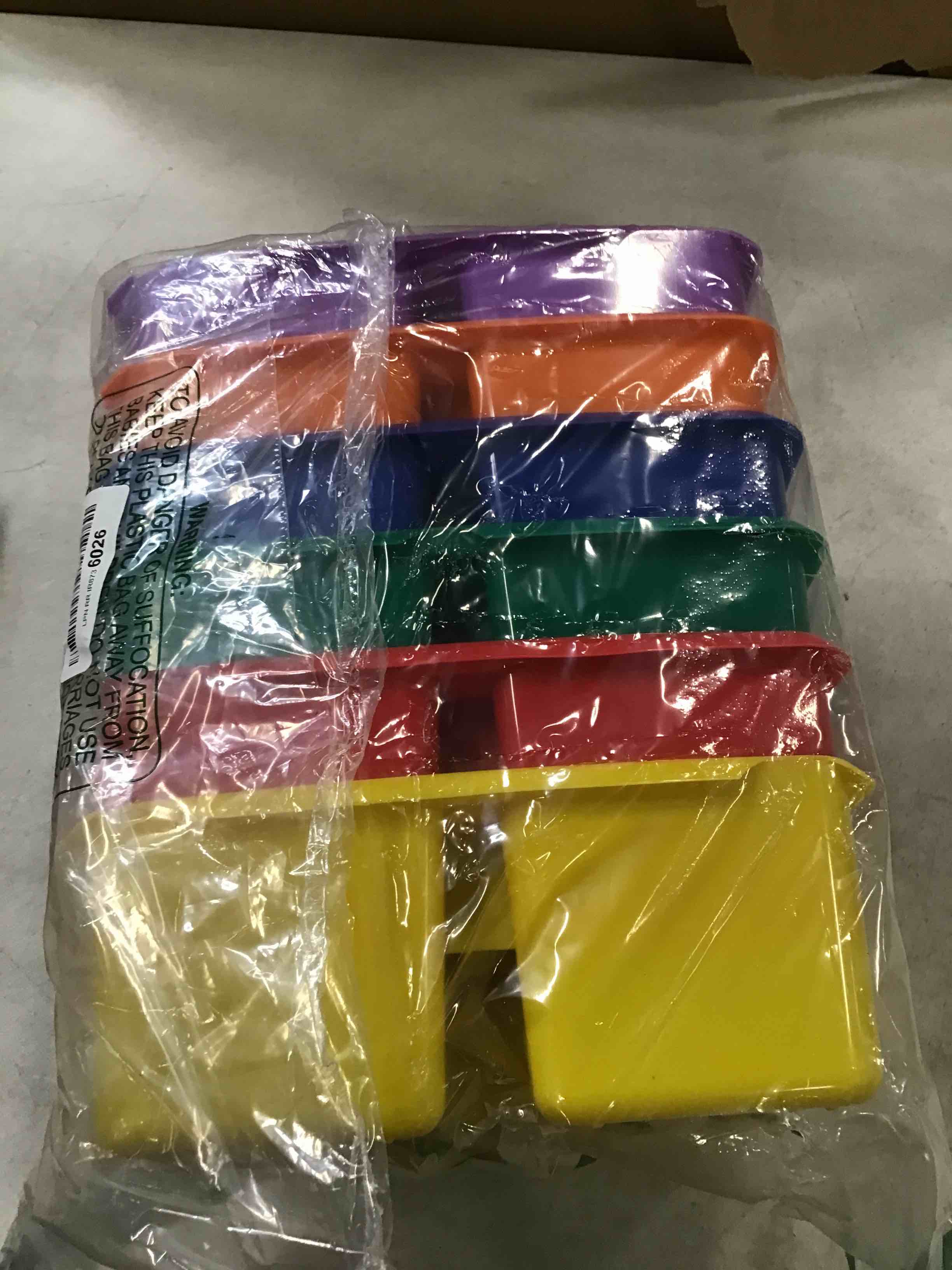 https://s3.amazonaws.com/lotting-images-prod/bidfta/RED6476626_1717677664880.jpeg