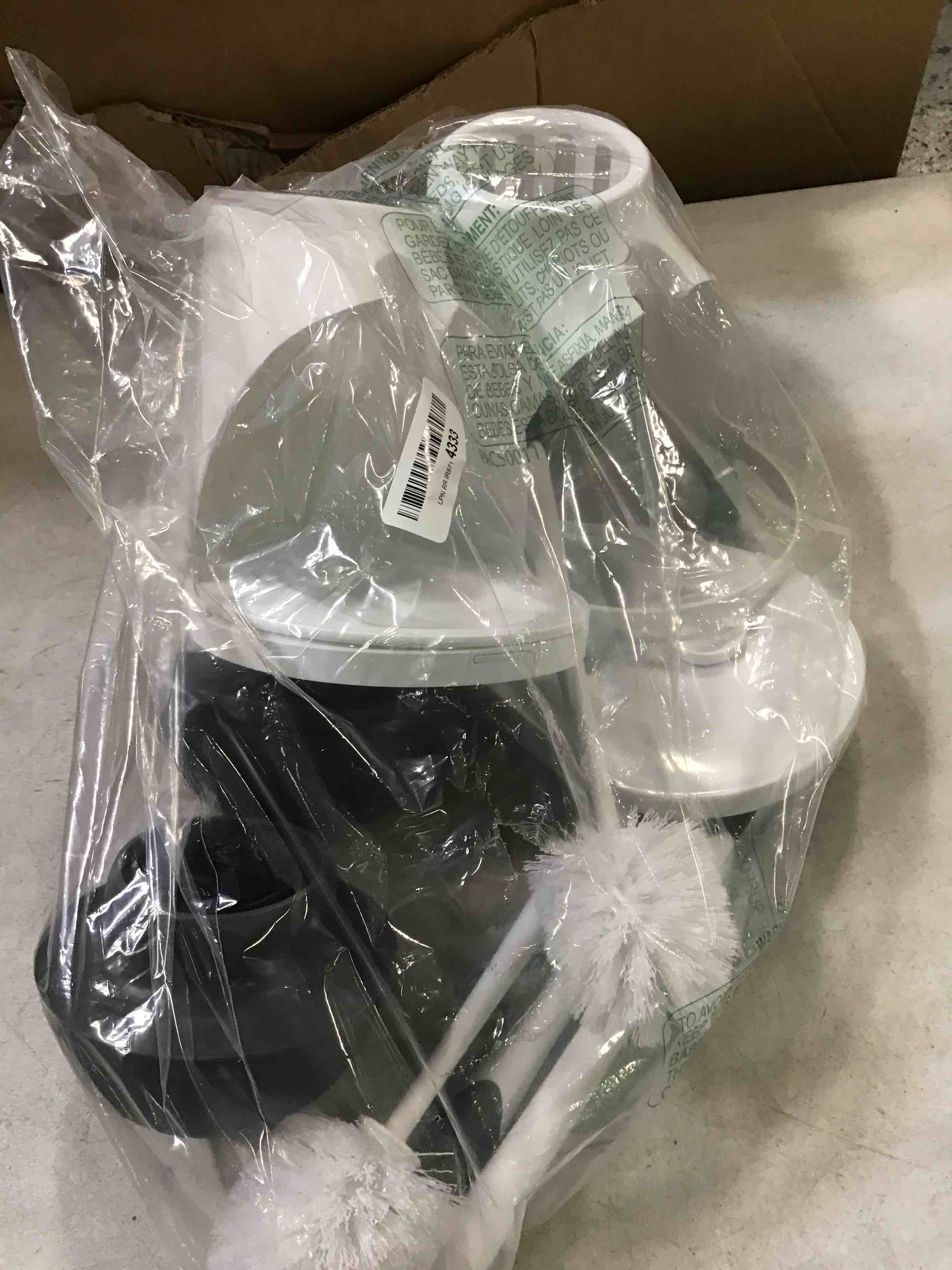 https://s3.amazonaws.com/lotting-images-prod/bidfta/RED6476665_1717680902716.jpeg