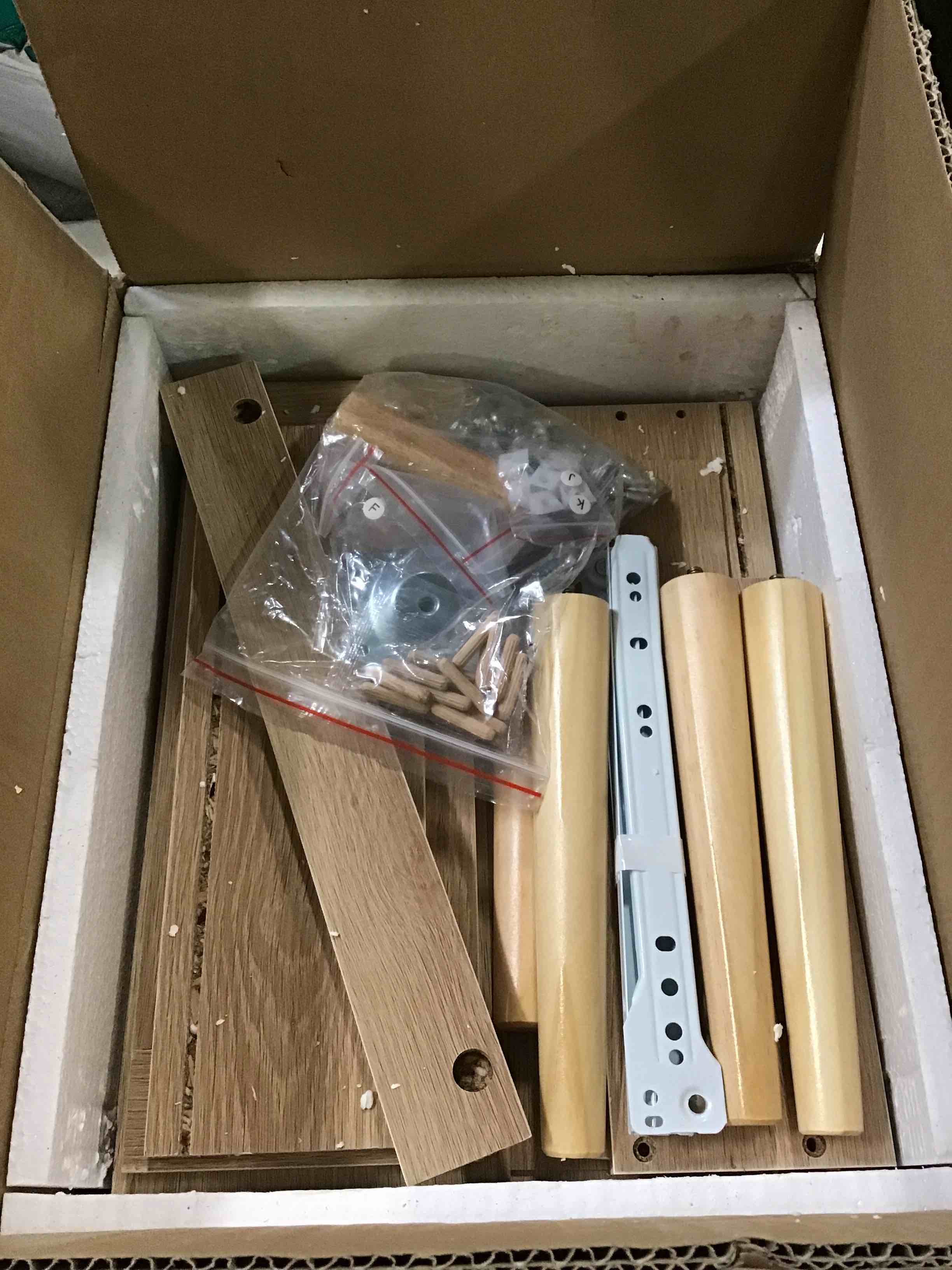 https://s3.amazonaws.com/lotting-images-prod/bidfta/RED6476995_1717761433310.jpeg