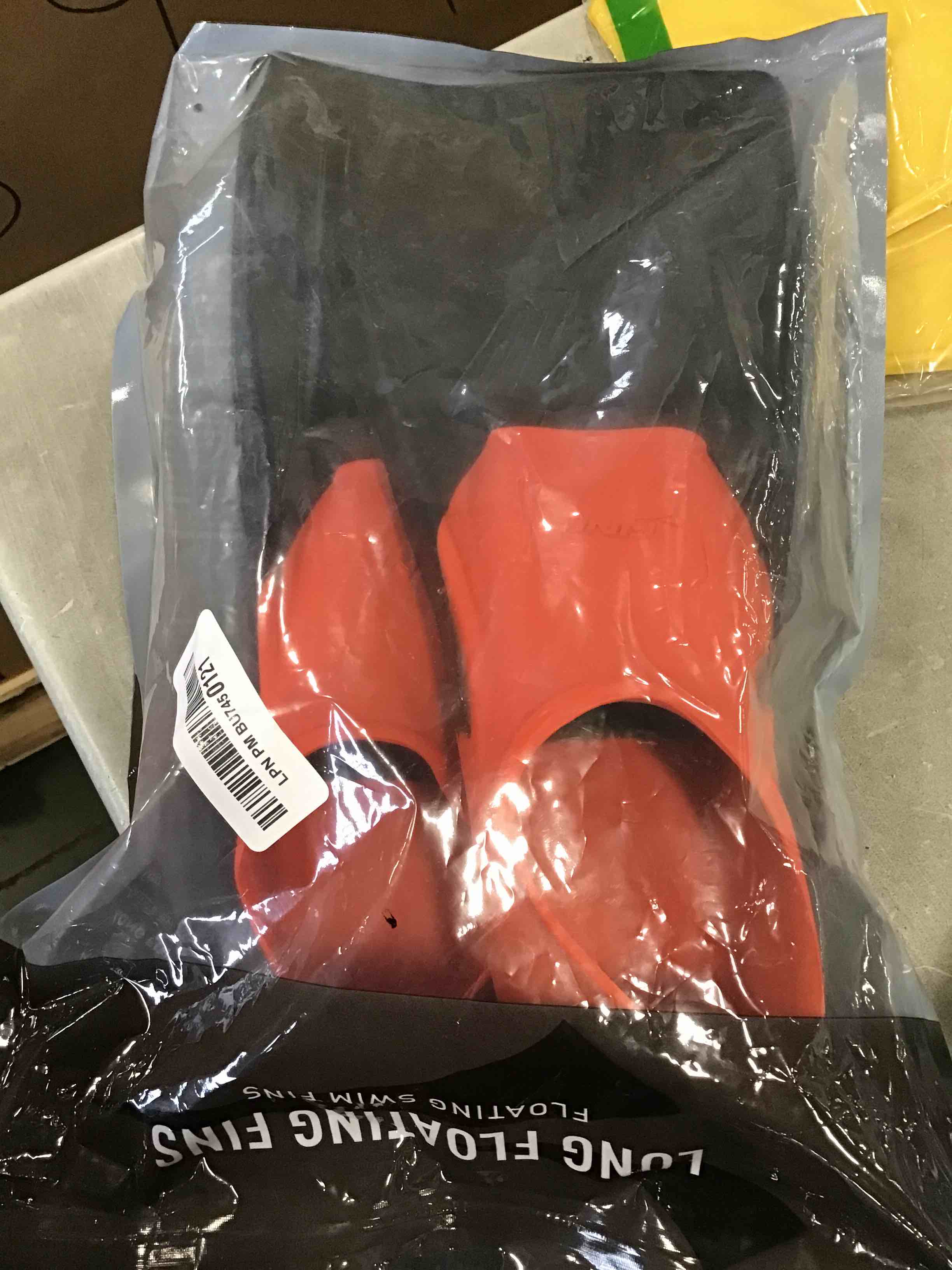 https://s3.amazonaws.com/lotting-images-prod/bidfta/RED6477415_1717848903768.jpeg