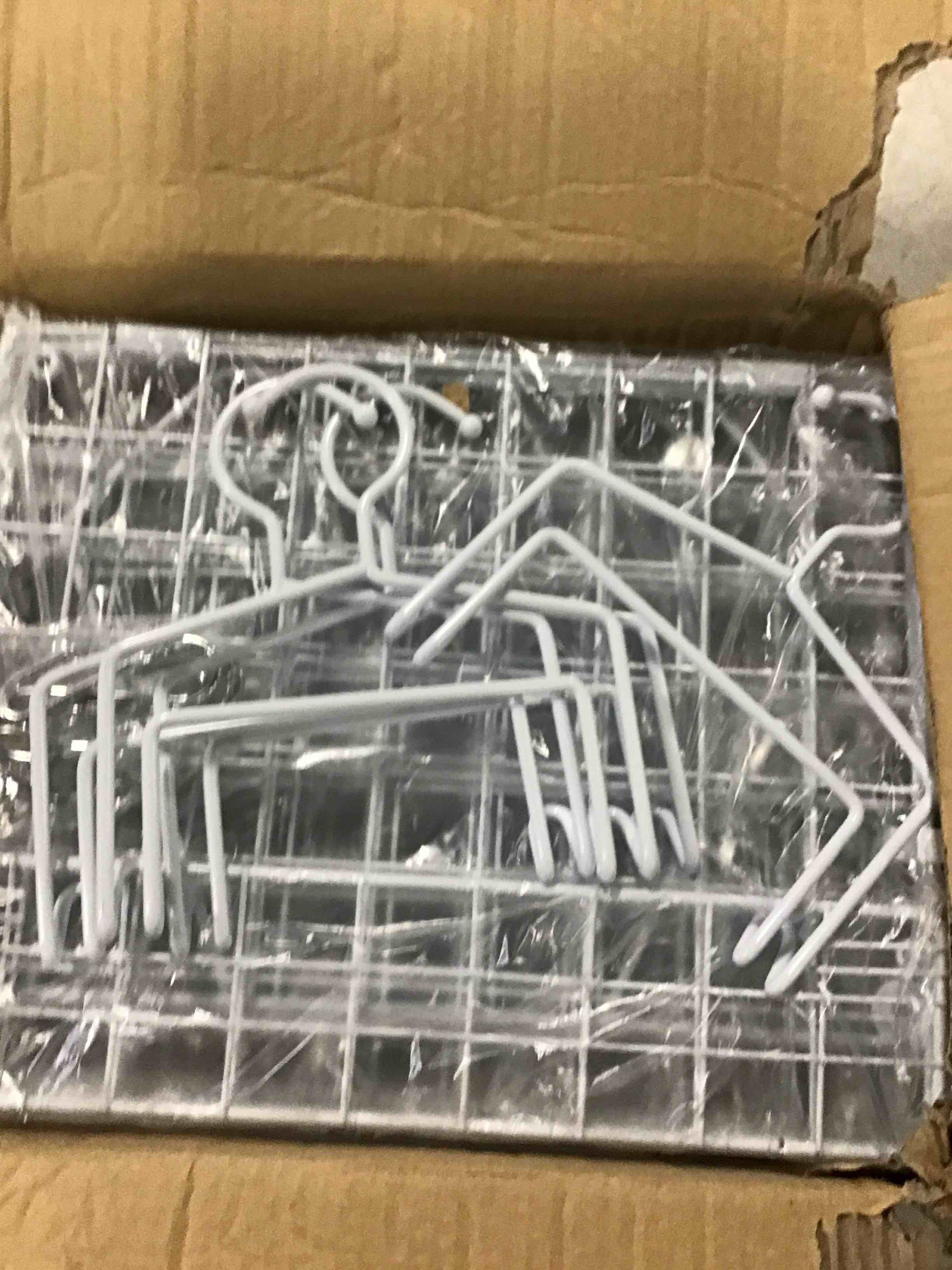 https://s3.amazonaws.com/lotting-images-prod/bidfta/RED6478211_1717770678351.jpeg