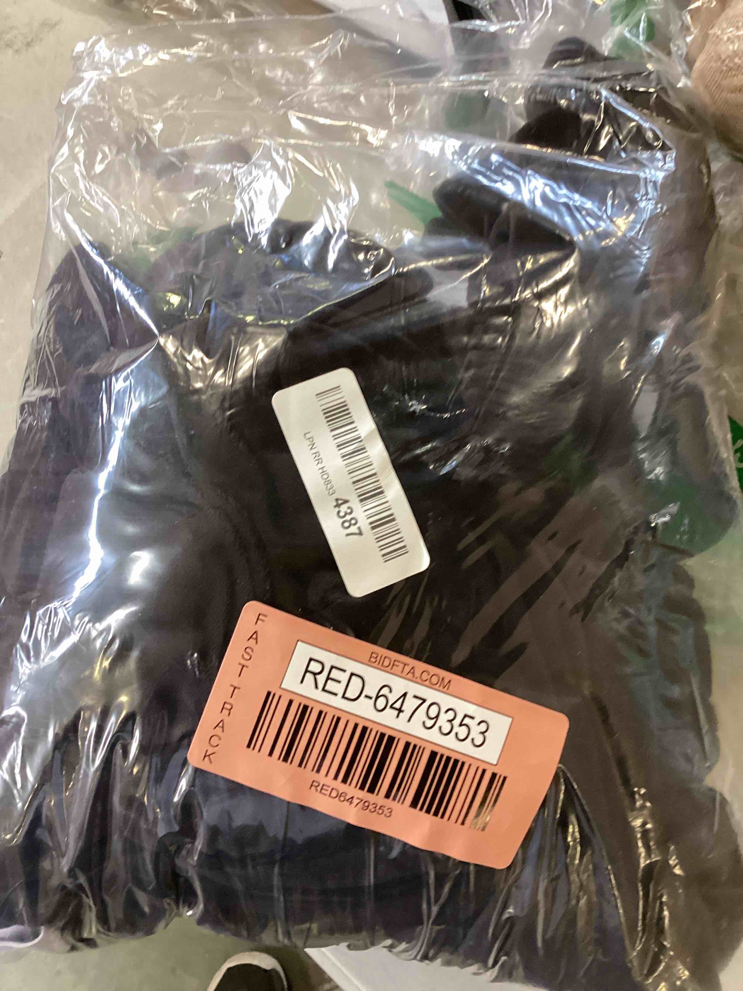 https://s3.amazonaws.com/lotting-images-prod/bidfta/RED6479353_1717439746622.jpeg