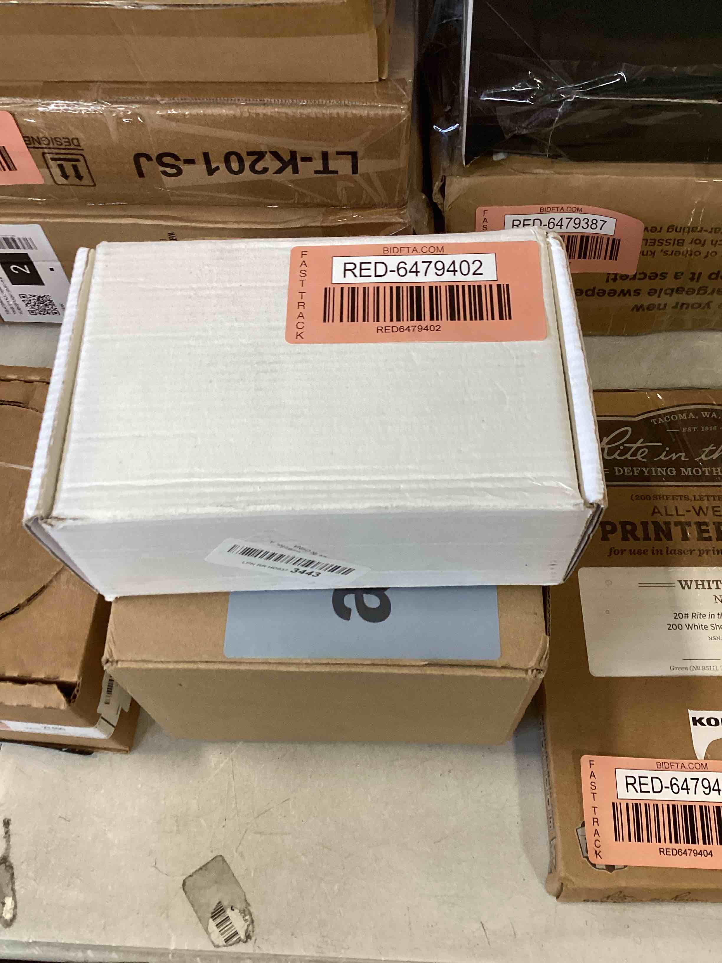 https://s3.amazonaws.com/lotting-images-prod/bidfta/RED6479402_1717442668971.jpeg