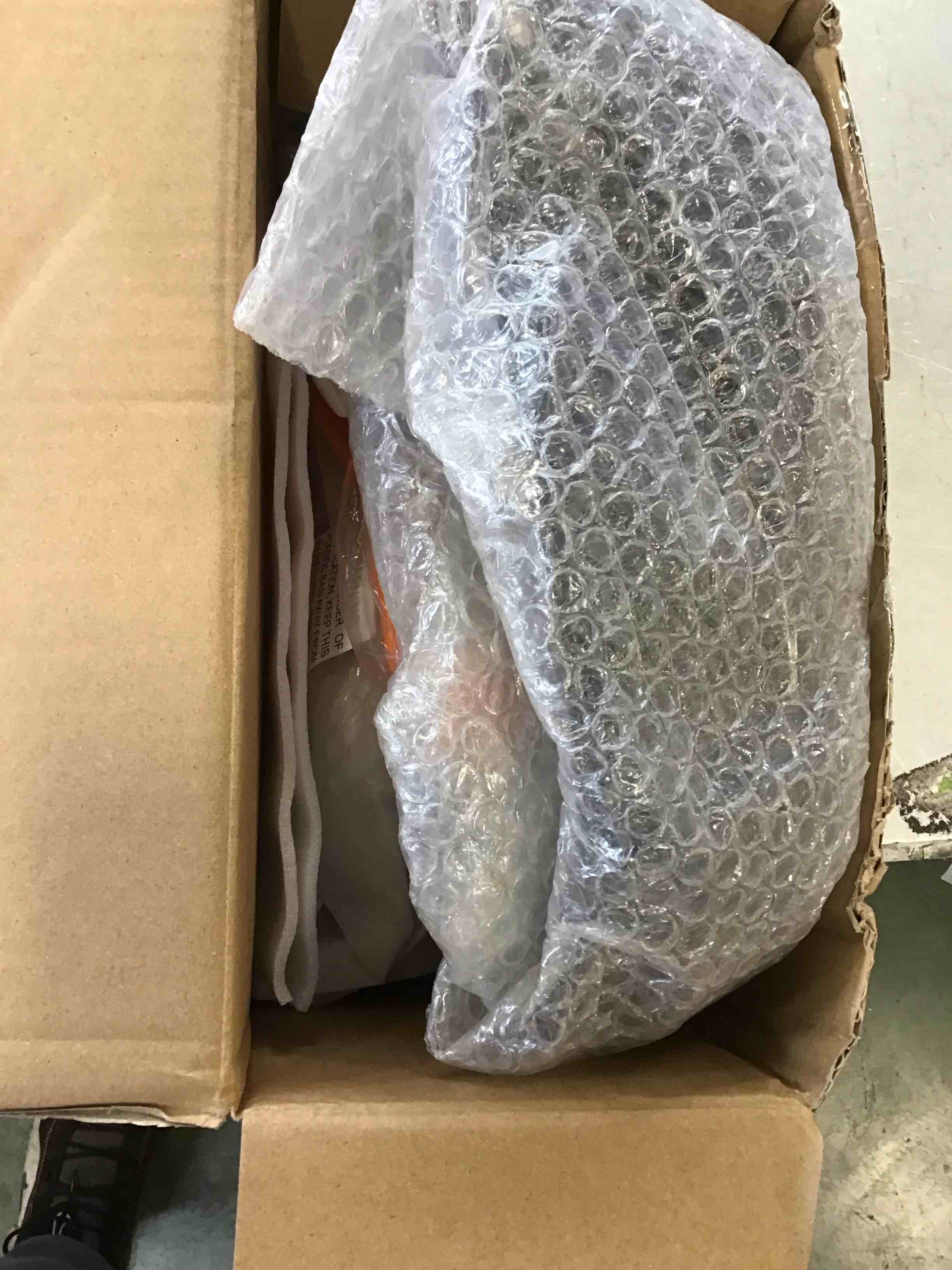 https://s3.amazonaws.com/lotting-images-prod/bidfta/RED6479851_1717612370837.jpeg