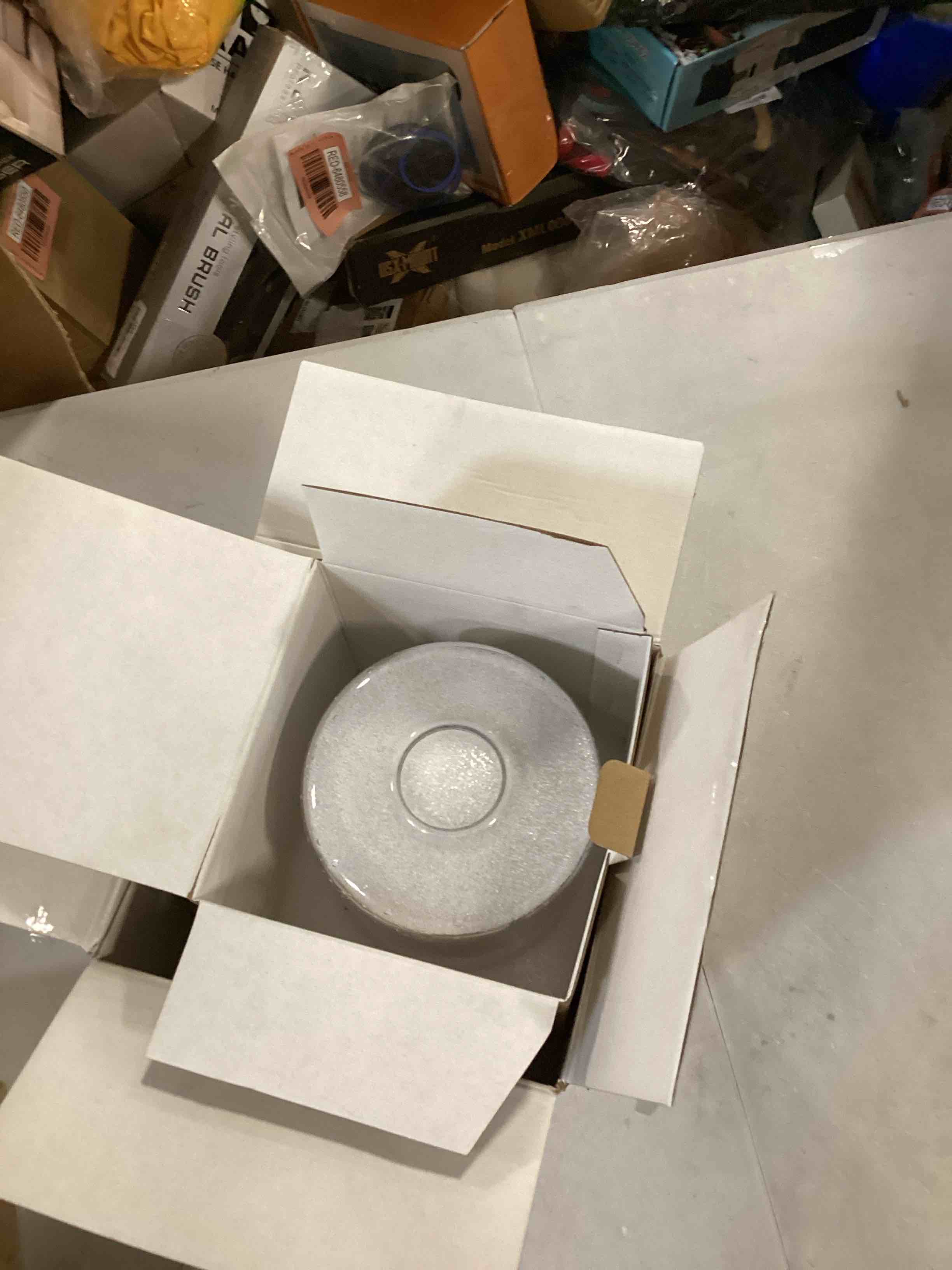 https://s3.amazonaws.com/lotting-images-prod/bidfta/RED6480580_1717435883277.jpeg