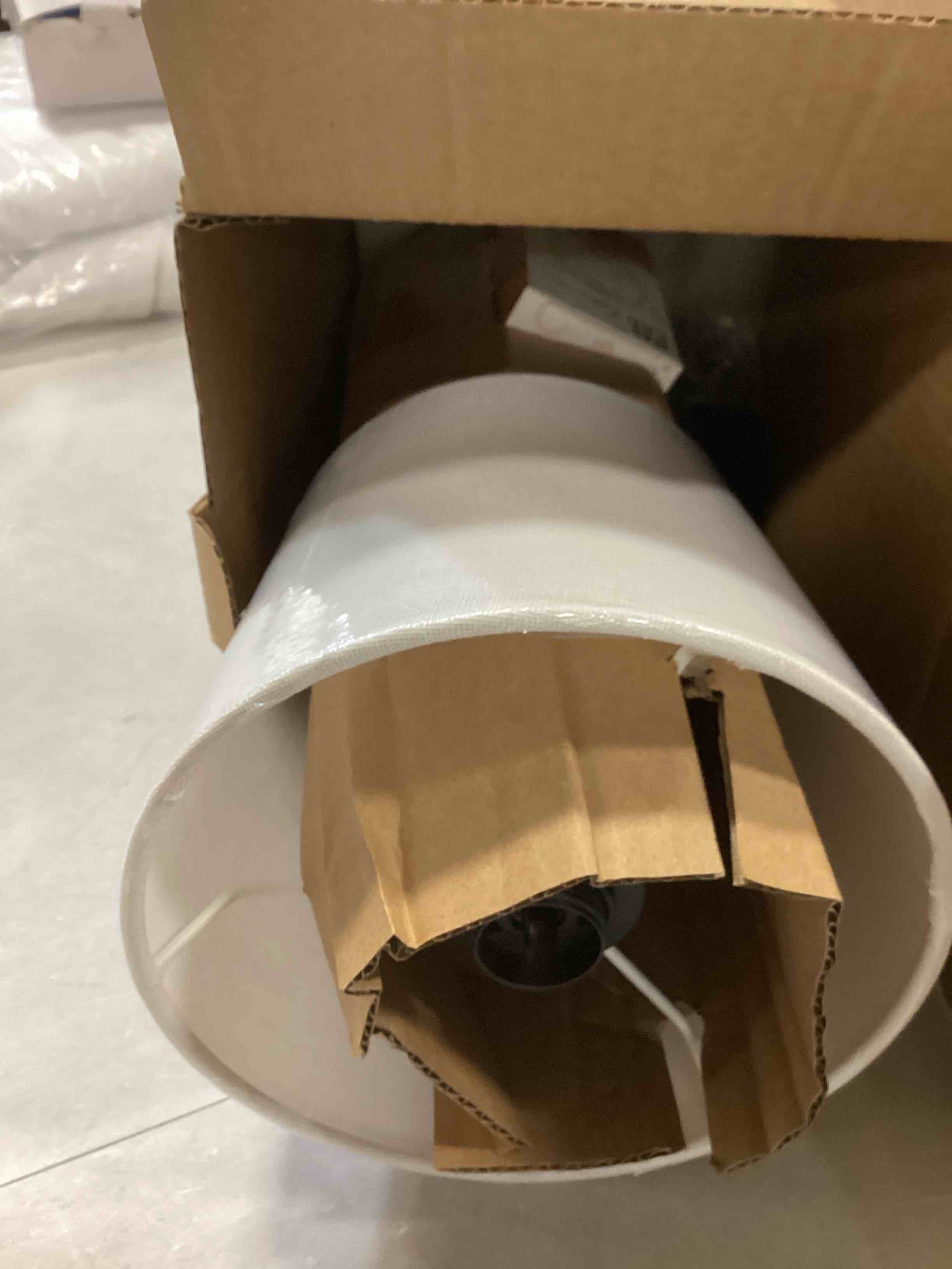 https://s3.amazonaws.com/lotting-images-prod/bidfta/RED6480885_1717606749813.jpeg