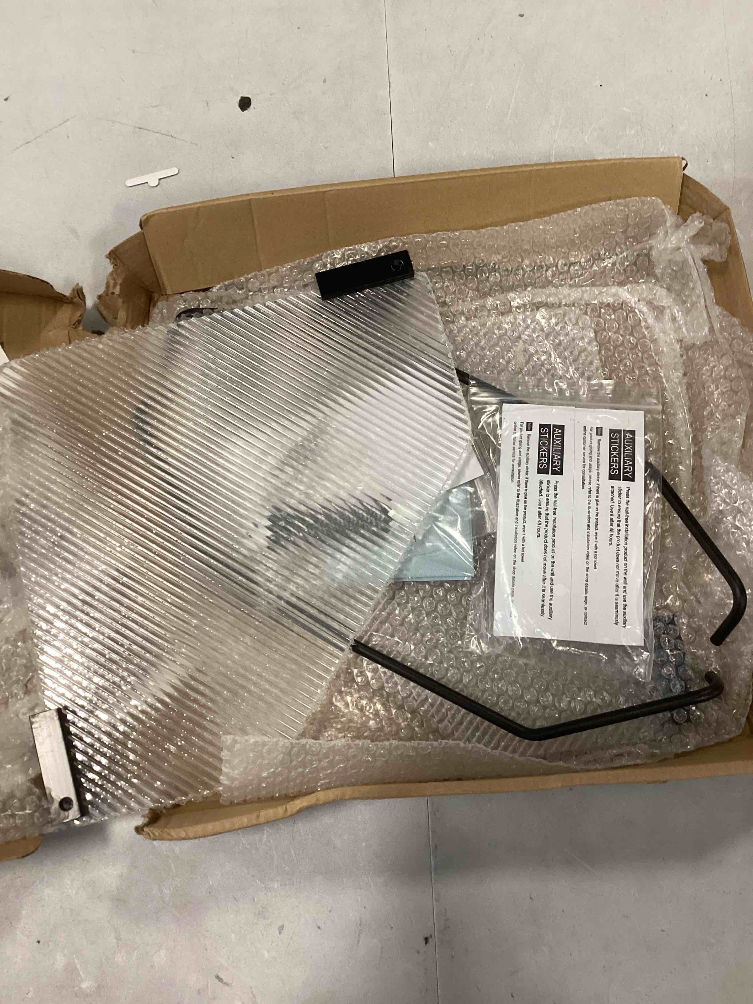 https://s3.amazonaws.com/lotting-images-prod/bidfta/RED6480895_1717607661967.jpeg