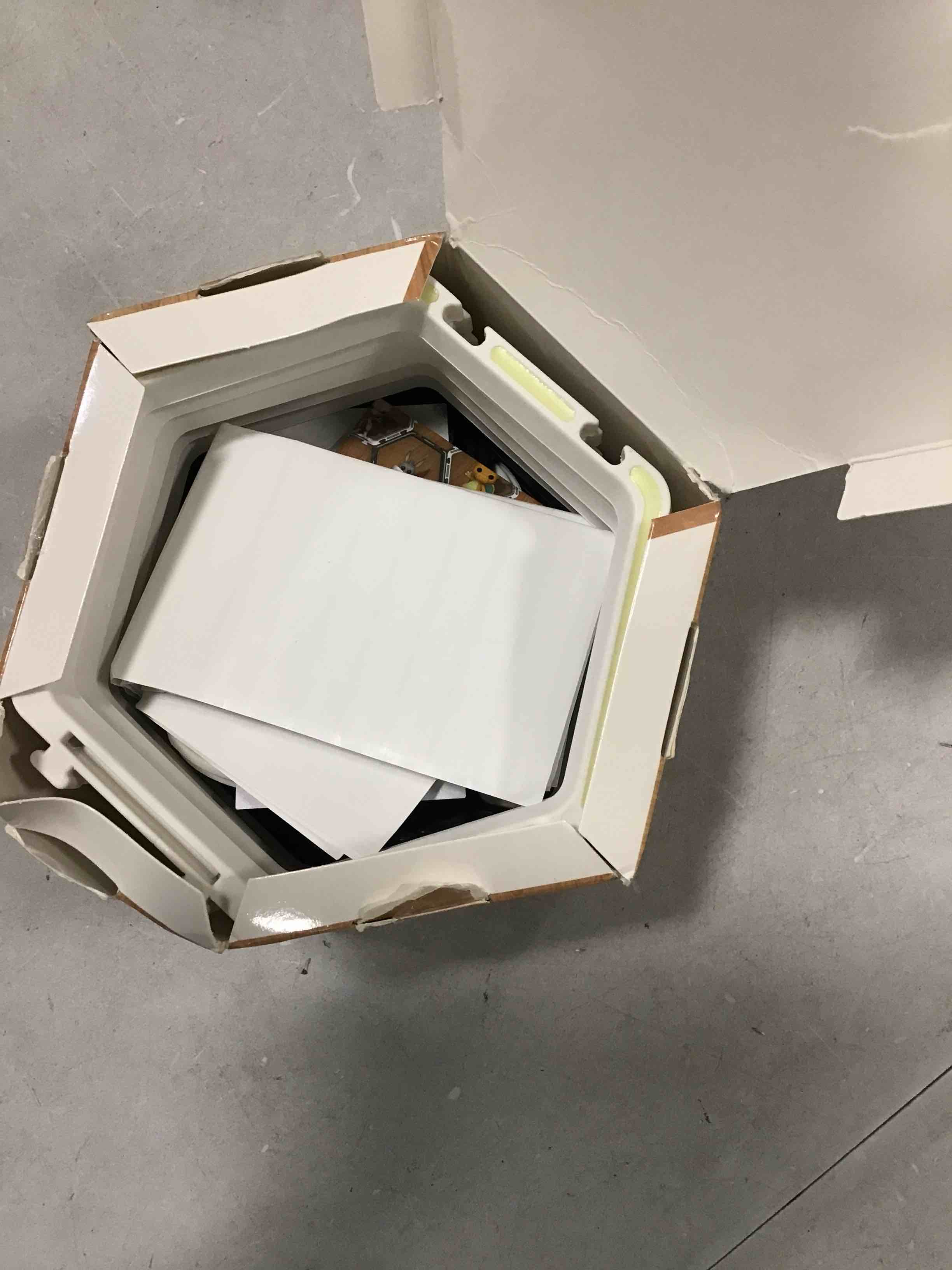 https://s3.amazonaws.com/lotting-images-prod/bidfta/RED6481324_1717847242044.jpeg