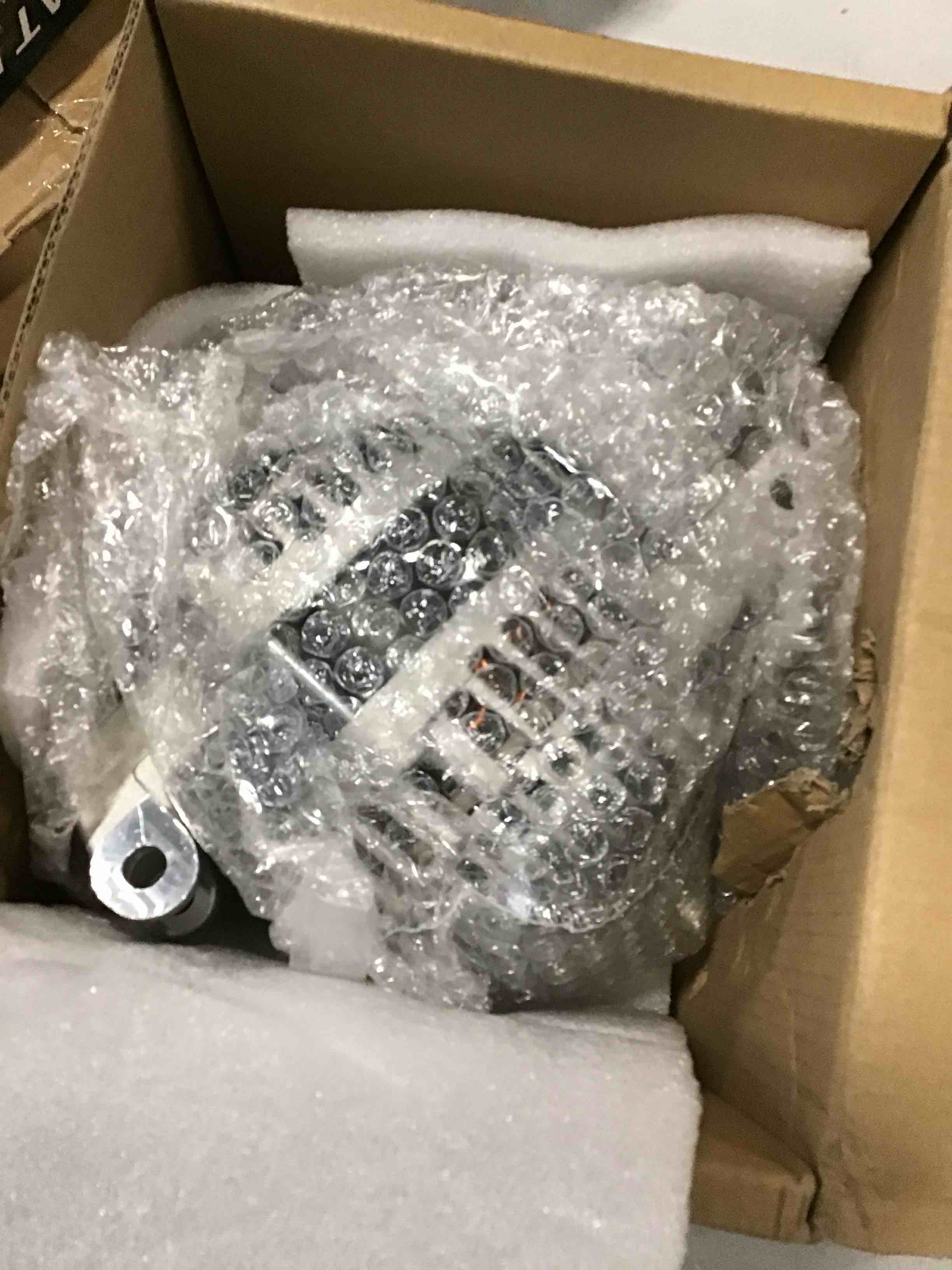https://s3.amazonaws.com/lotting-images-prod/bidfta/RED6481513_1717863725208.jpeg