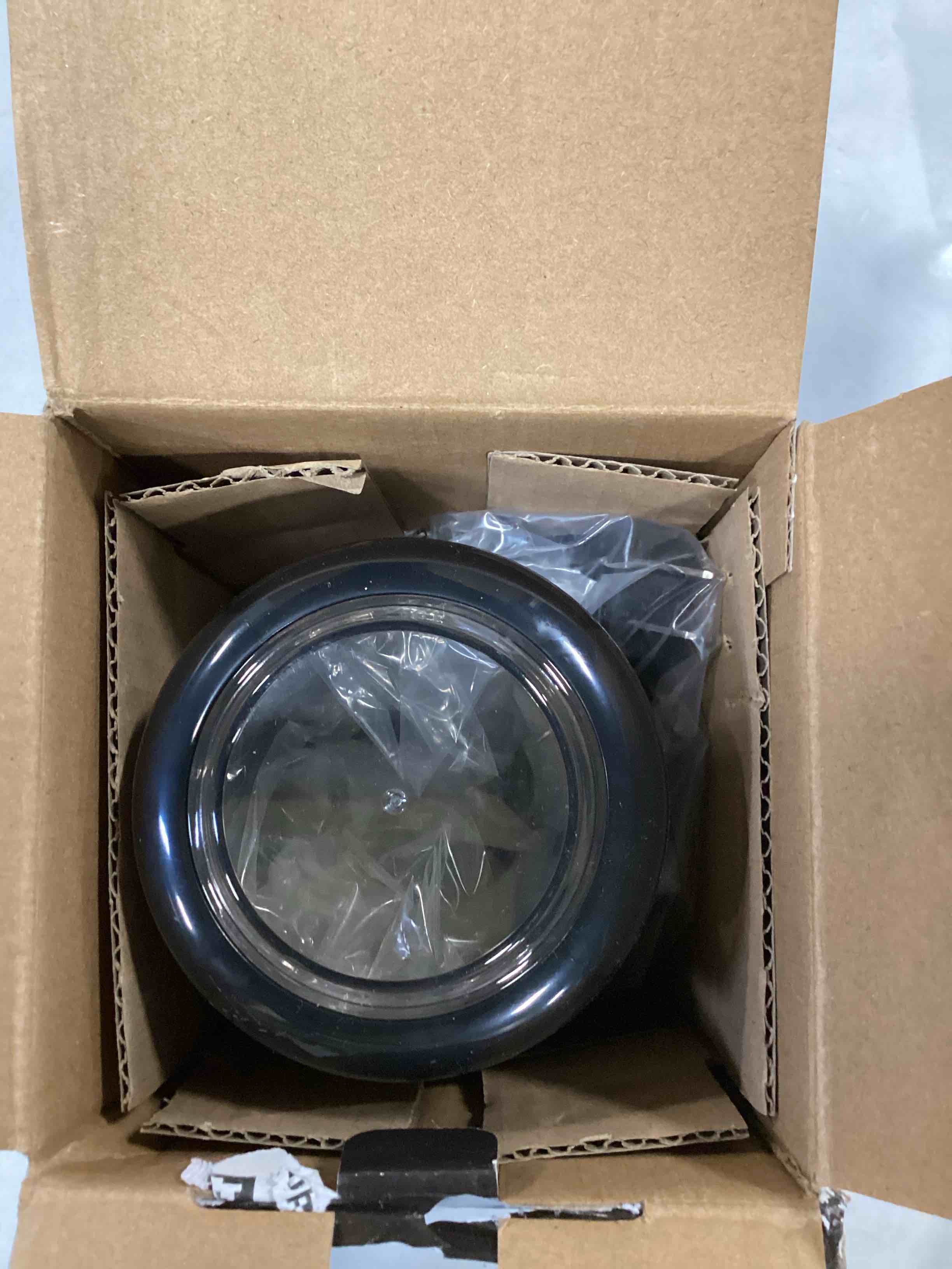 https://s3.amazonaws.com/lotting-images-prod/bidfta/RED6481569_1718034146616.jpeg