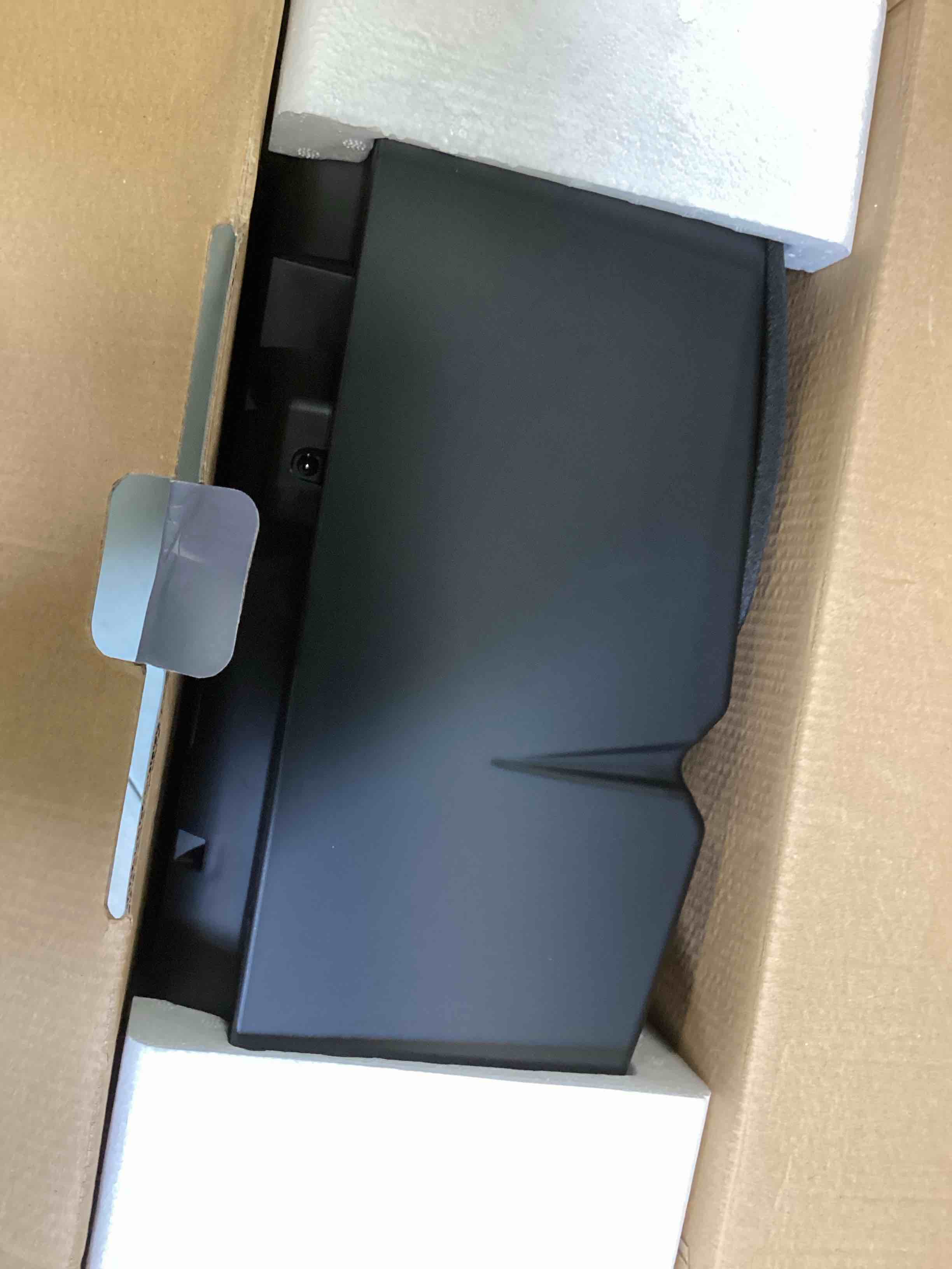https://s3.amazonaws.com/lotting-images-prod/bidfta/RED6481957_1717091473417.jpeg
