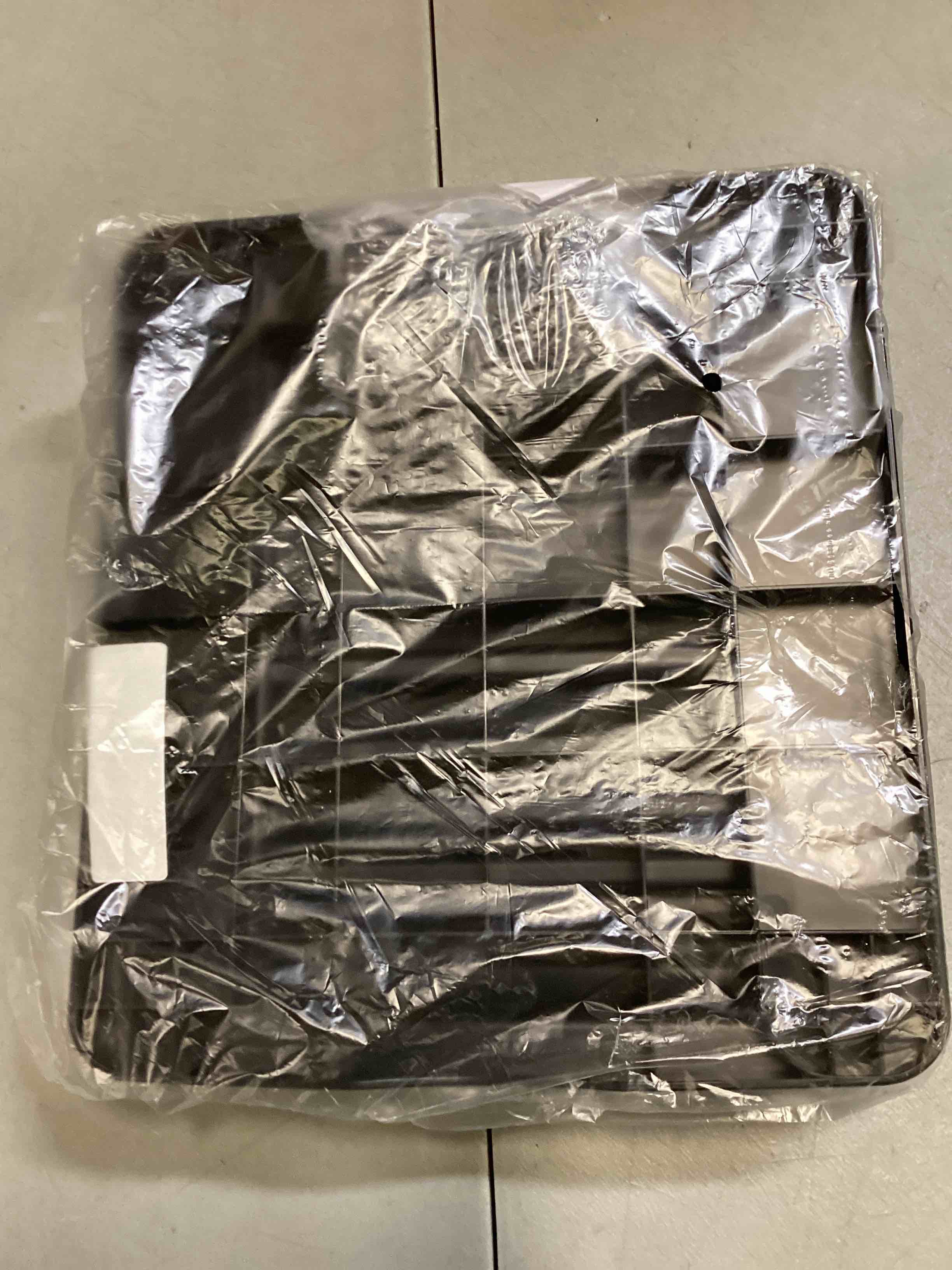 https://s3.amazonaws.com/lotting-images-prod/bidfta/RED6482127_1717163614856.jpeg