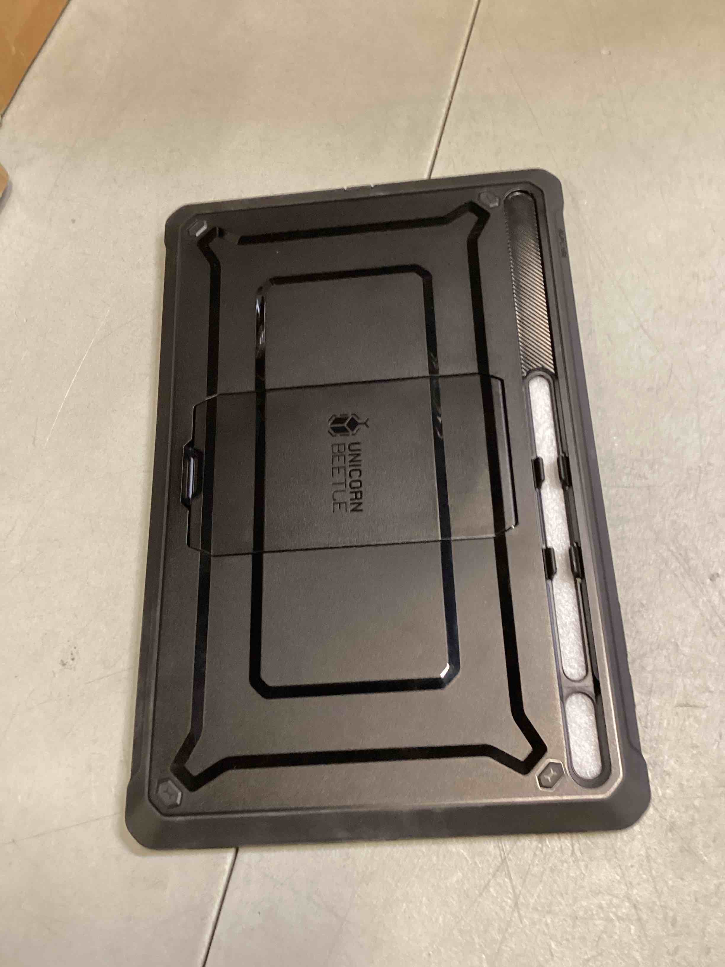 https://s3.amazonaws.com/lotting-images-prod/bidfta/RED6482136_1717165691215.jpeg