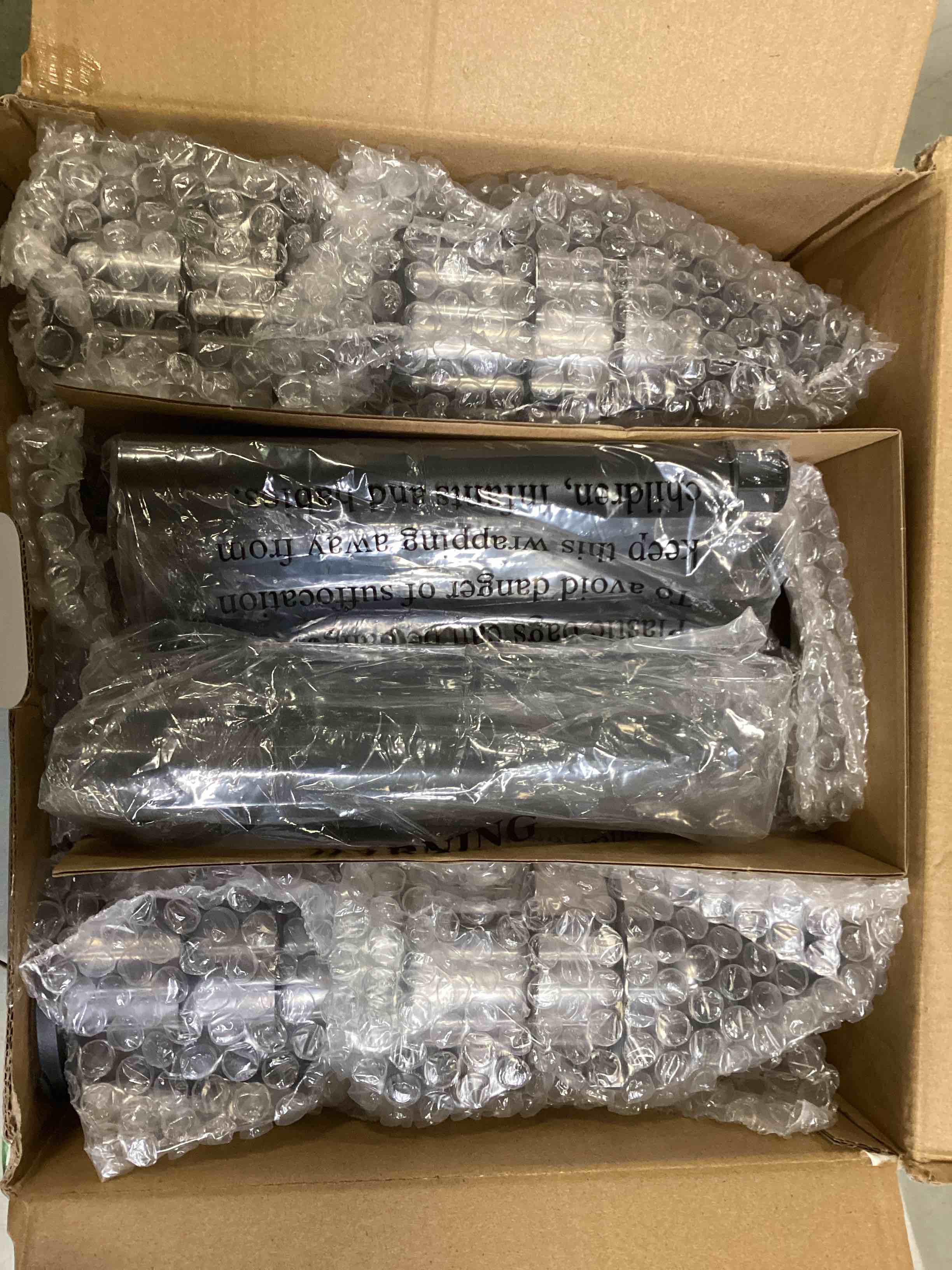 https://s3.amazonaws.com/lotting-images-prod/bidfta/RED6482148_1717166700627.jpeg