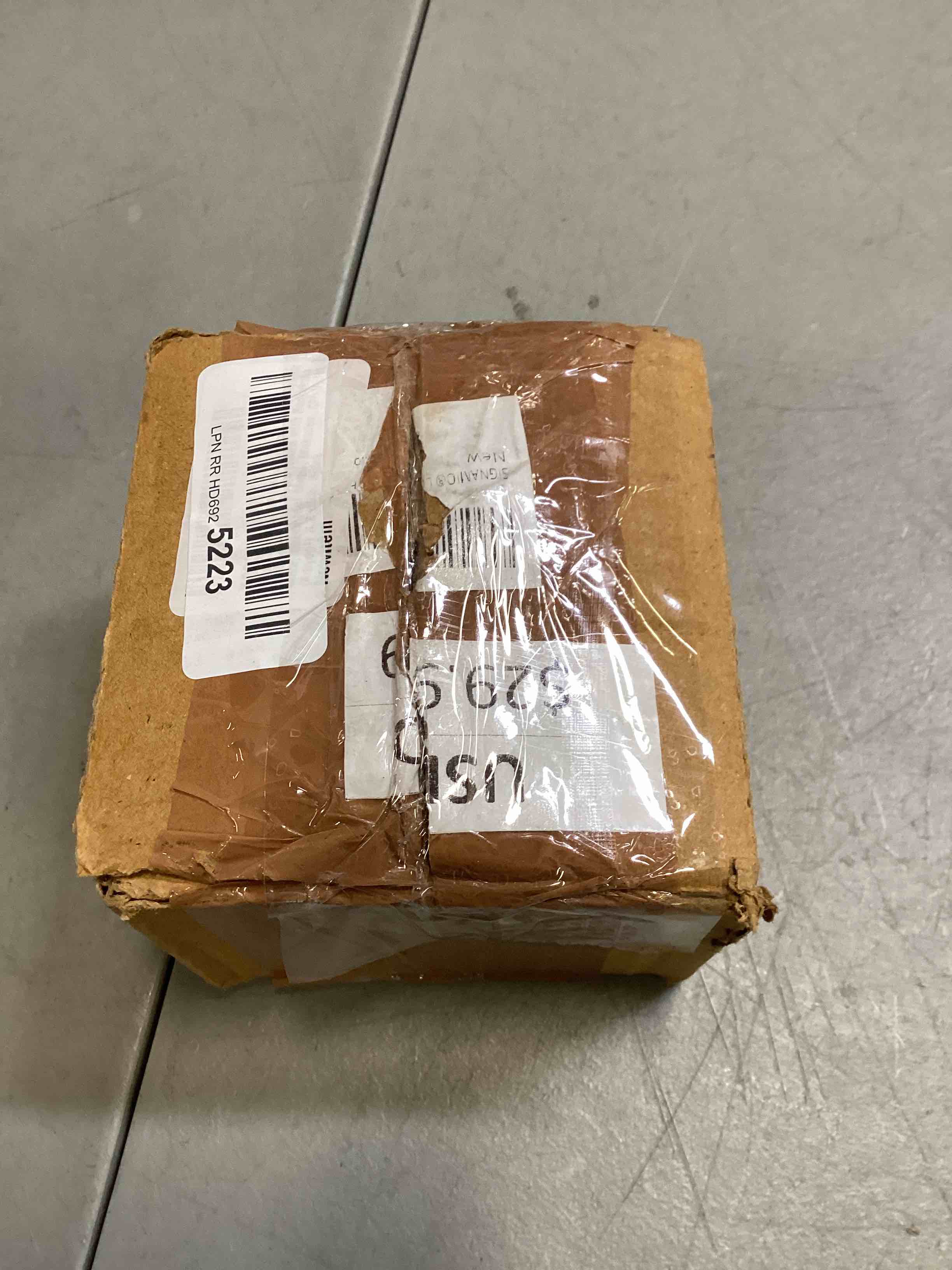 https://s3.amazonaws.com/lotting-images-prod/bidfta/RED6482185_1717168641241.jpeg