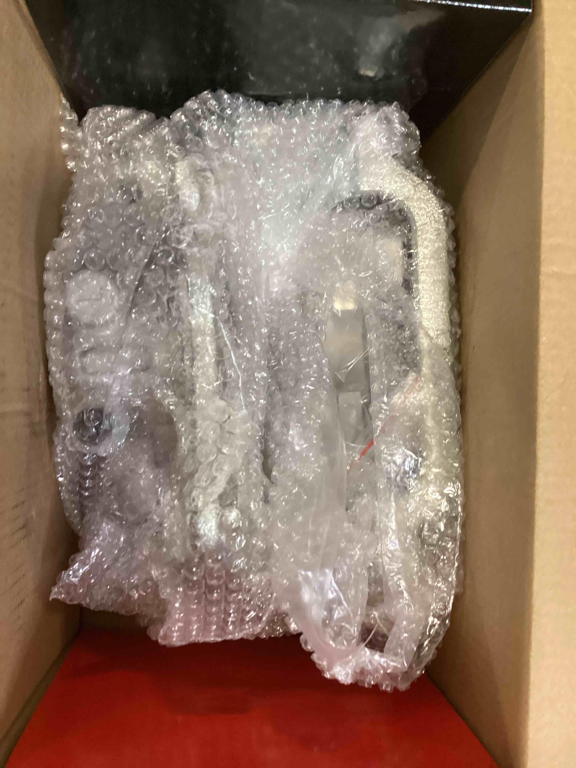 https://s3.amazonaws.com/lotting-images-prod/bidfta/RED6482465_1717246452274.jpeg