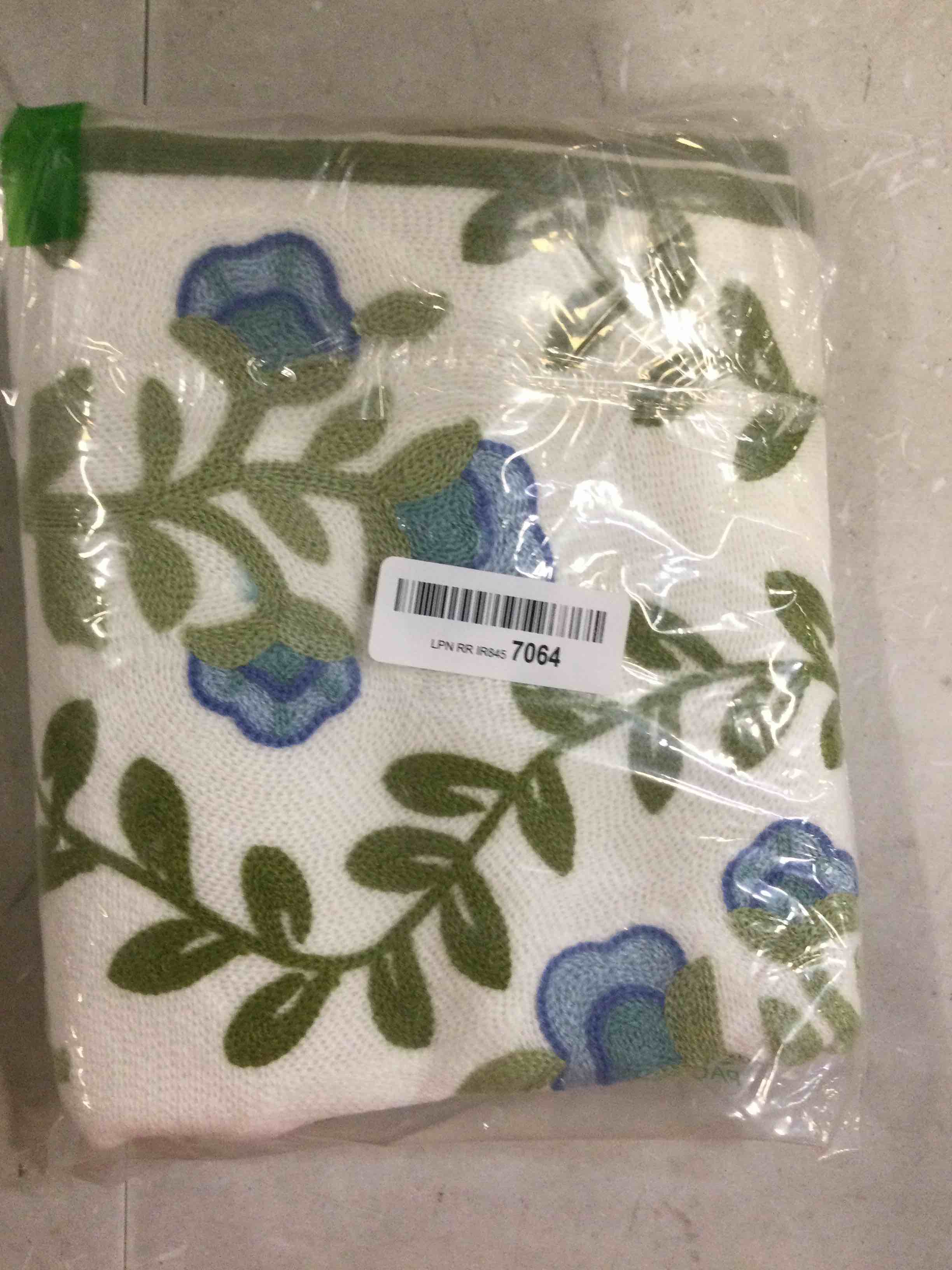 https://s3.amazonaws.com/lotting-images-prod/bidfta/RED6483037_1717507251361.jpeg