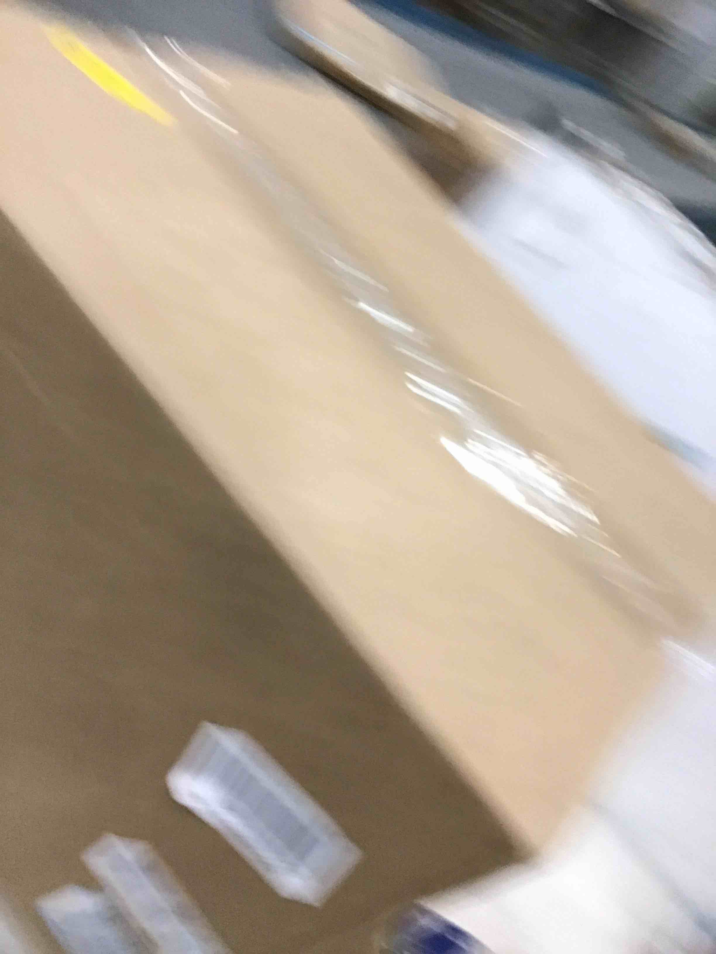 https://s3.amazonaws.com/lotting-images-prod/bidfta/RED6484144_1717435620349.jpeg
