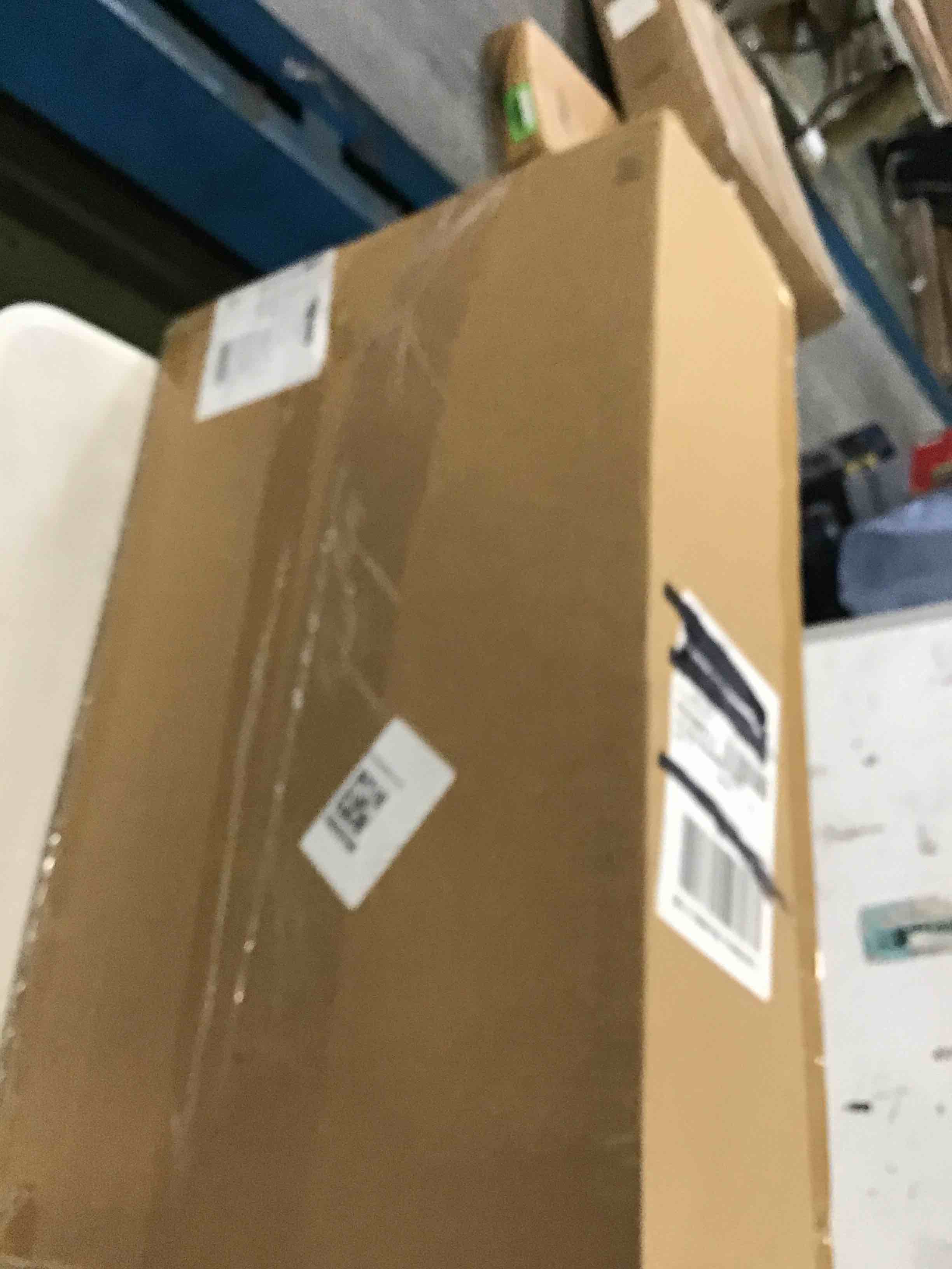 https://s3.amazonaws.com/lotting-images-prod/bidfta/RED6484214_1717440806615.jpeg
