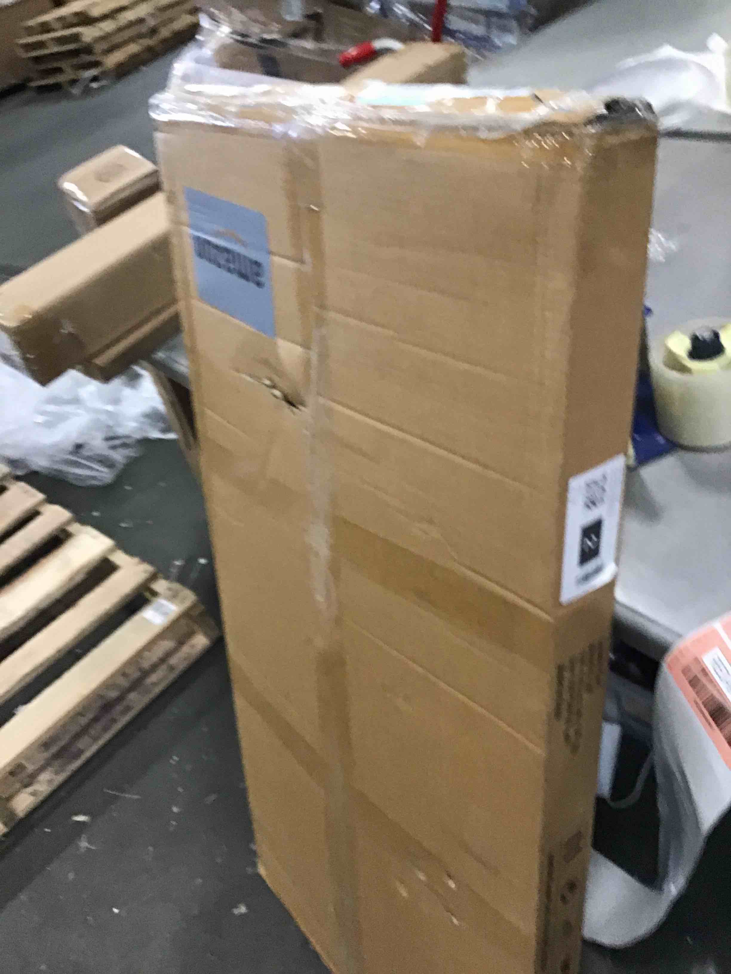 https://s3.amazonaws.com/lotting-images-prod/bidfta/RED6484647_1717529331758.jpeg
