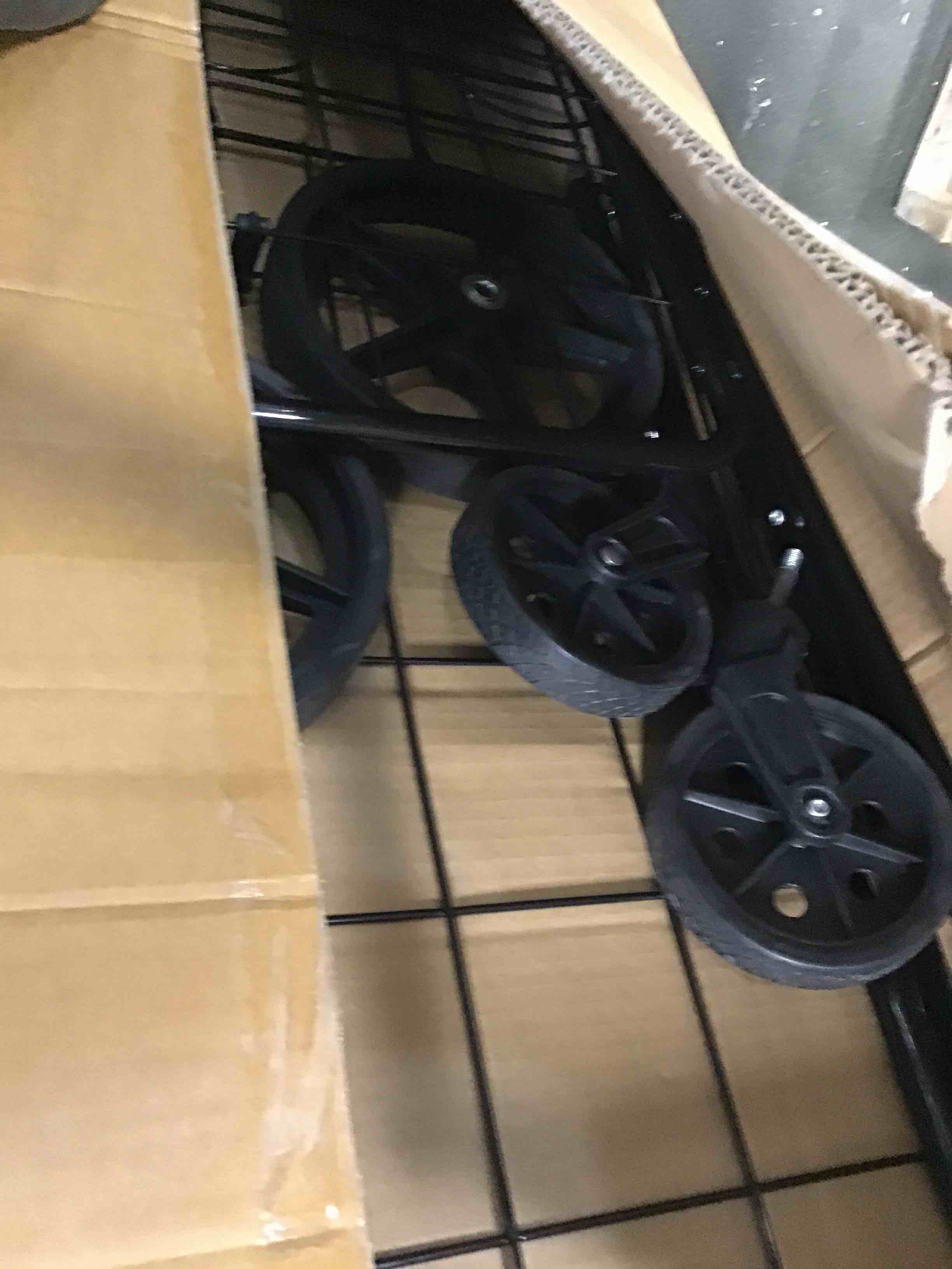 https://s3.amazonaws.com/lotting-images-prod/bidfta/RED6484647_1717529345115.jpeg