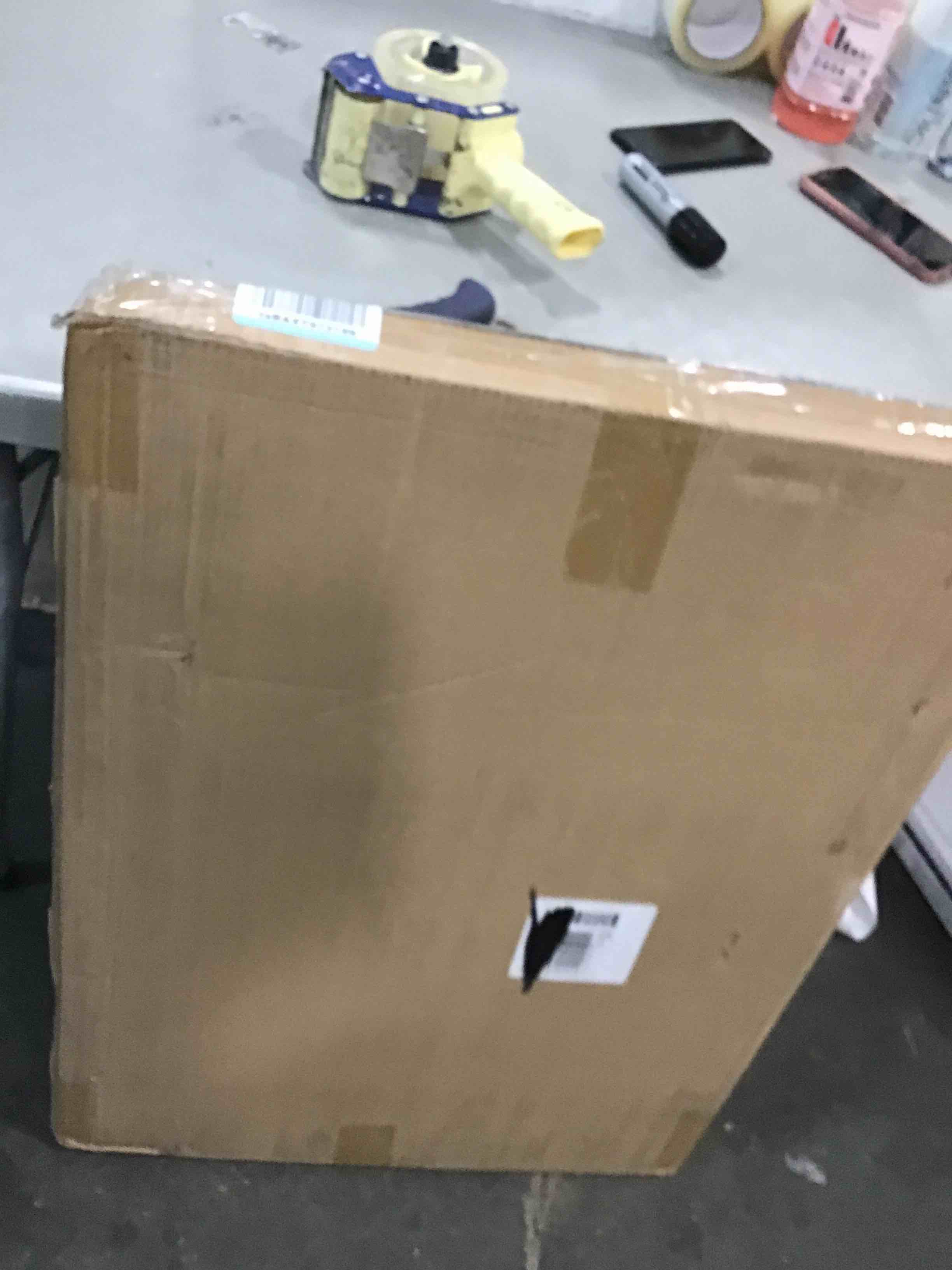 https://s3.amazonaws.com/lotting-images-prod/bidfta/RED6484750_1717589089353.jpeg