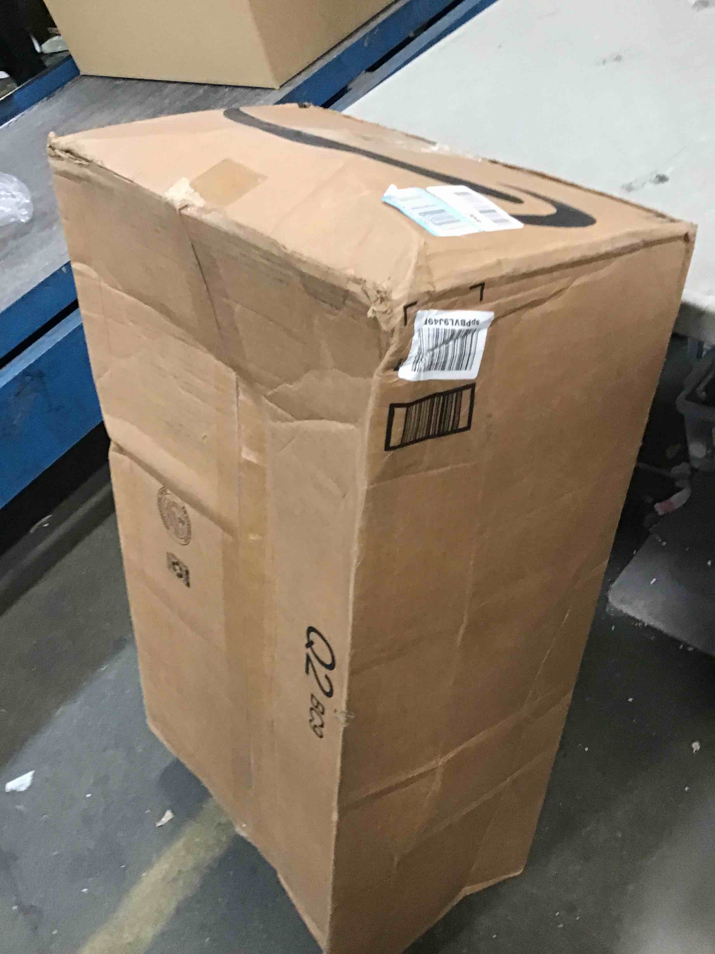 https://s3.amazonaws.com/lotting-images-prod/bidfta/RED6484912_1717600810457.jpeg