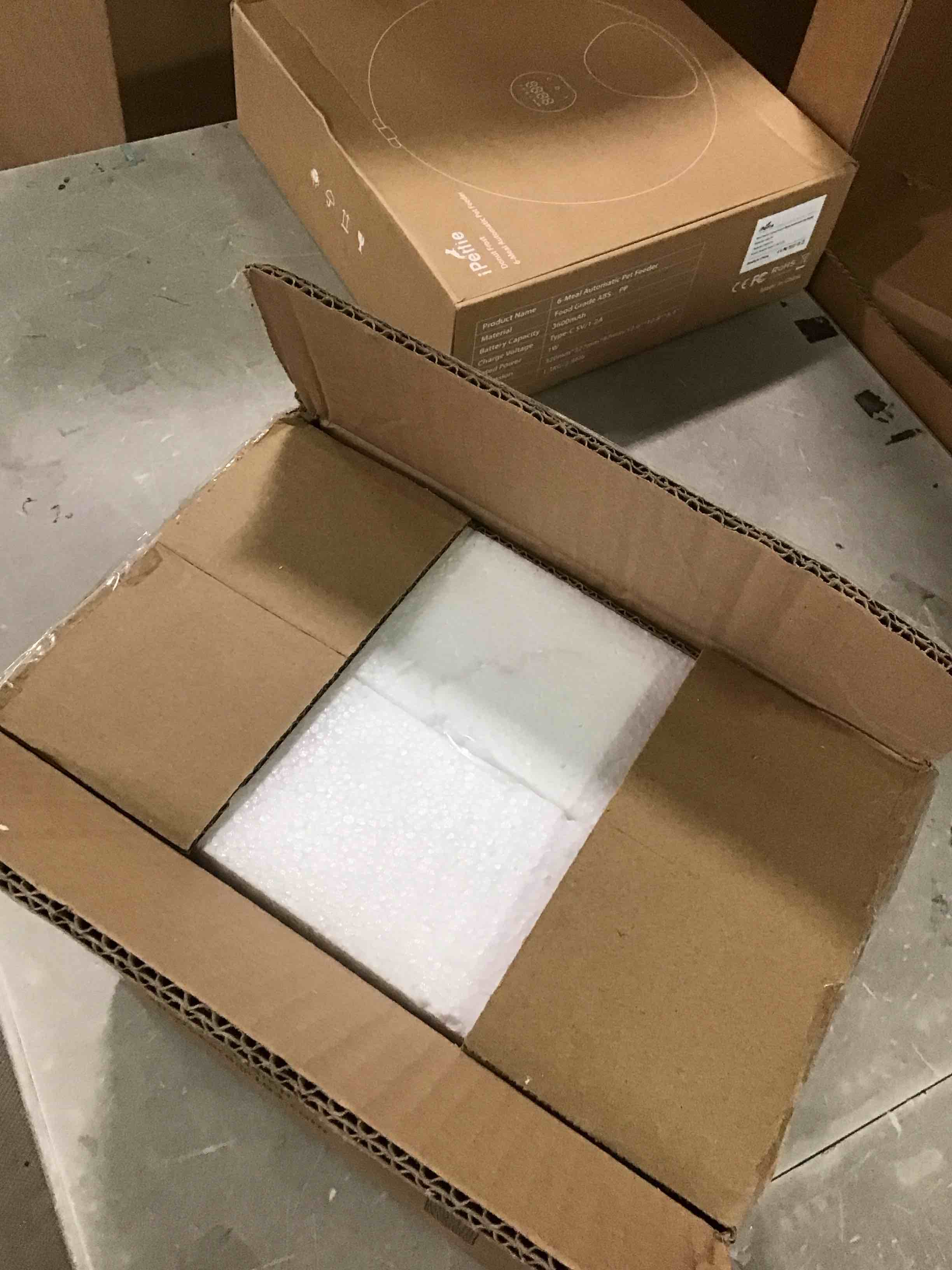 https://s3.amazonaws.com/lotting-images-prod/bidfta/RED6485049_1717266341356.jpeg