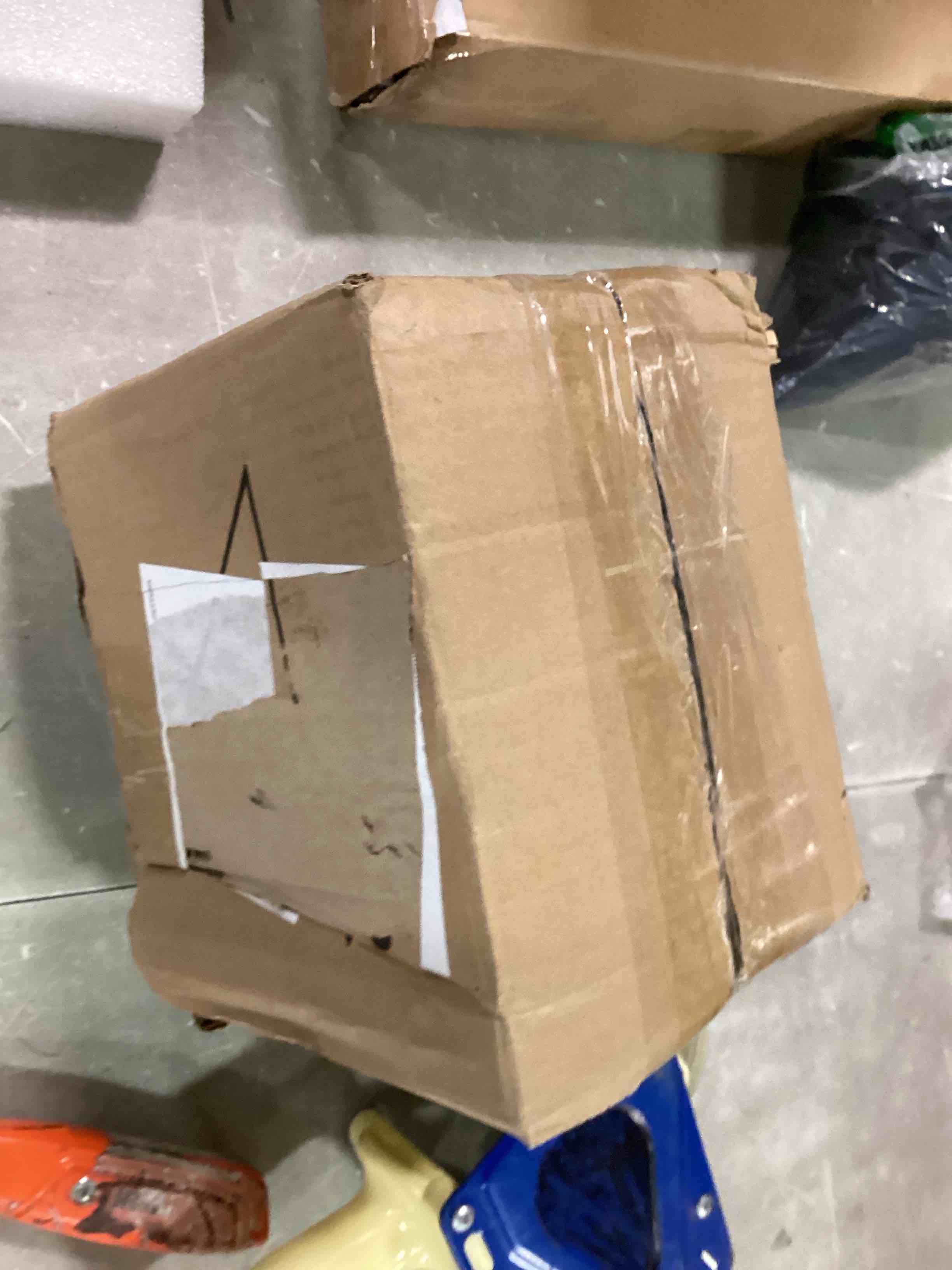 https://s3.amazonaws.com/lotting-images-prod/bidfta/RED6485103_1717504506280.jpeg