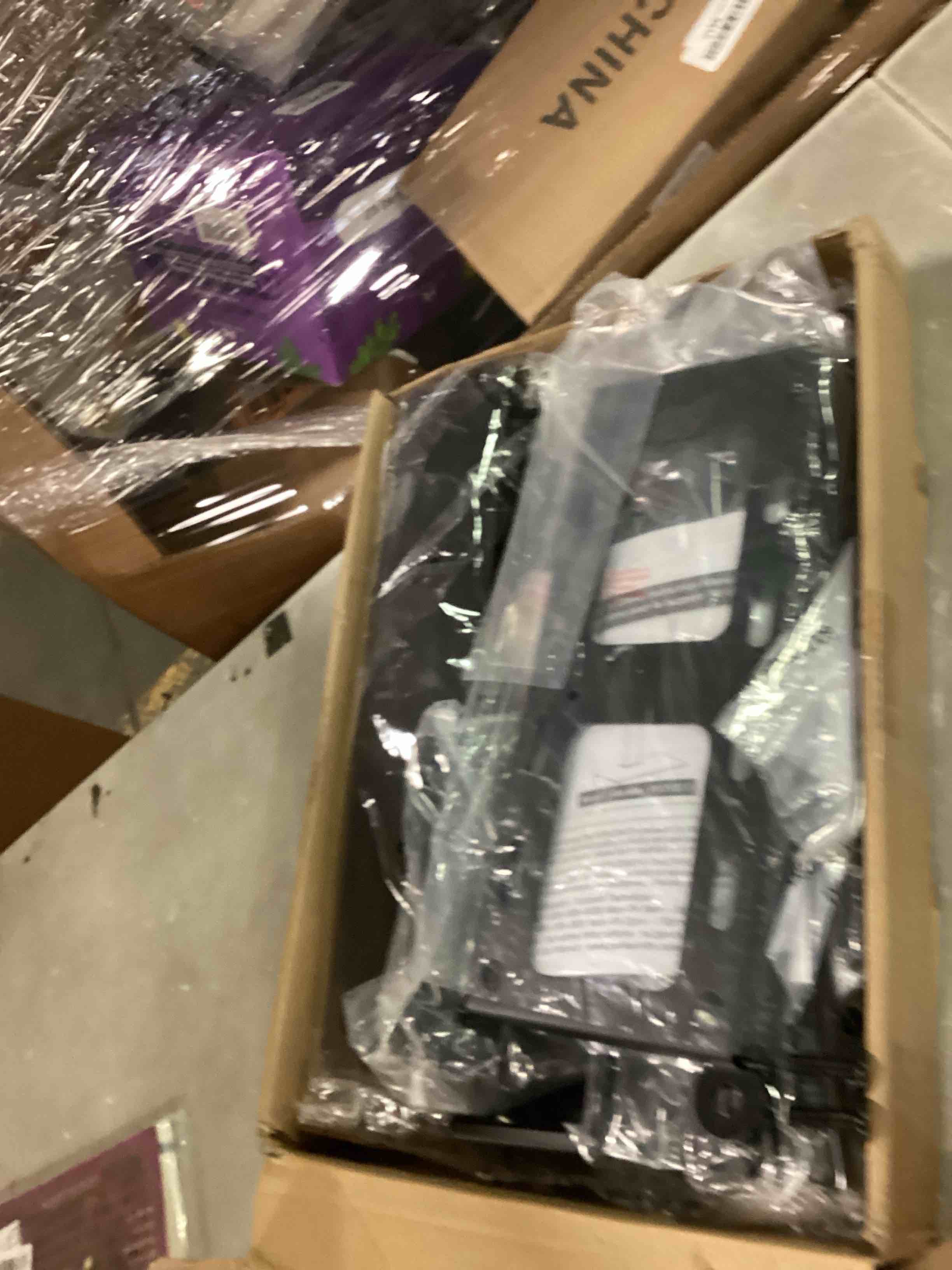 https://s3.amazonaws.com/lotting-images-prod/bidfta/RED6485117_1717506190644.jpeg