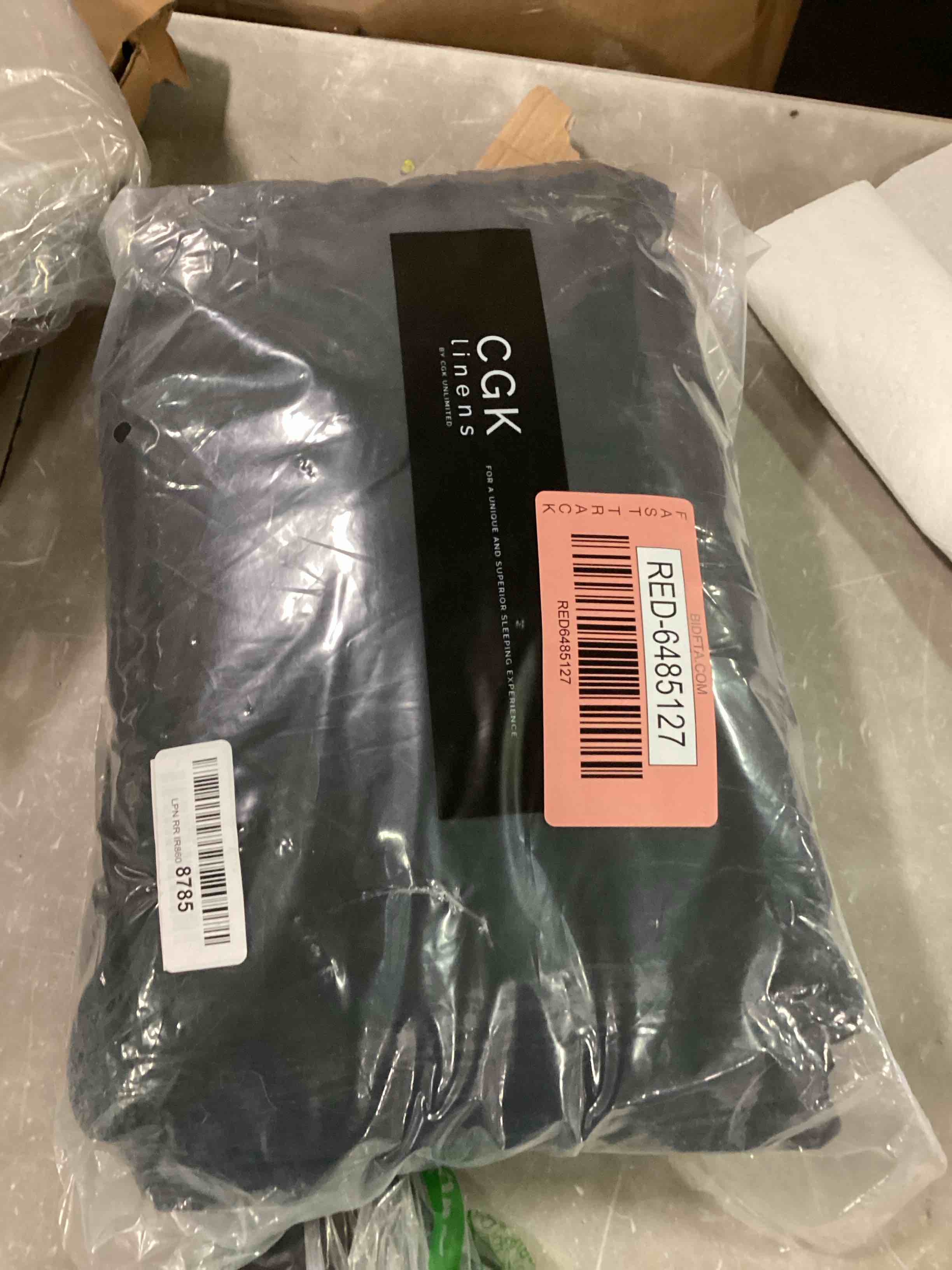 https://s3.amazonaws.com/lotting-images-prod/bidfta/RED6485127_1717506967564.jpeg