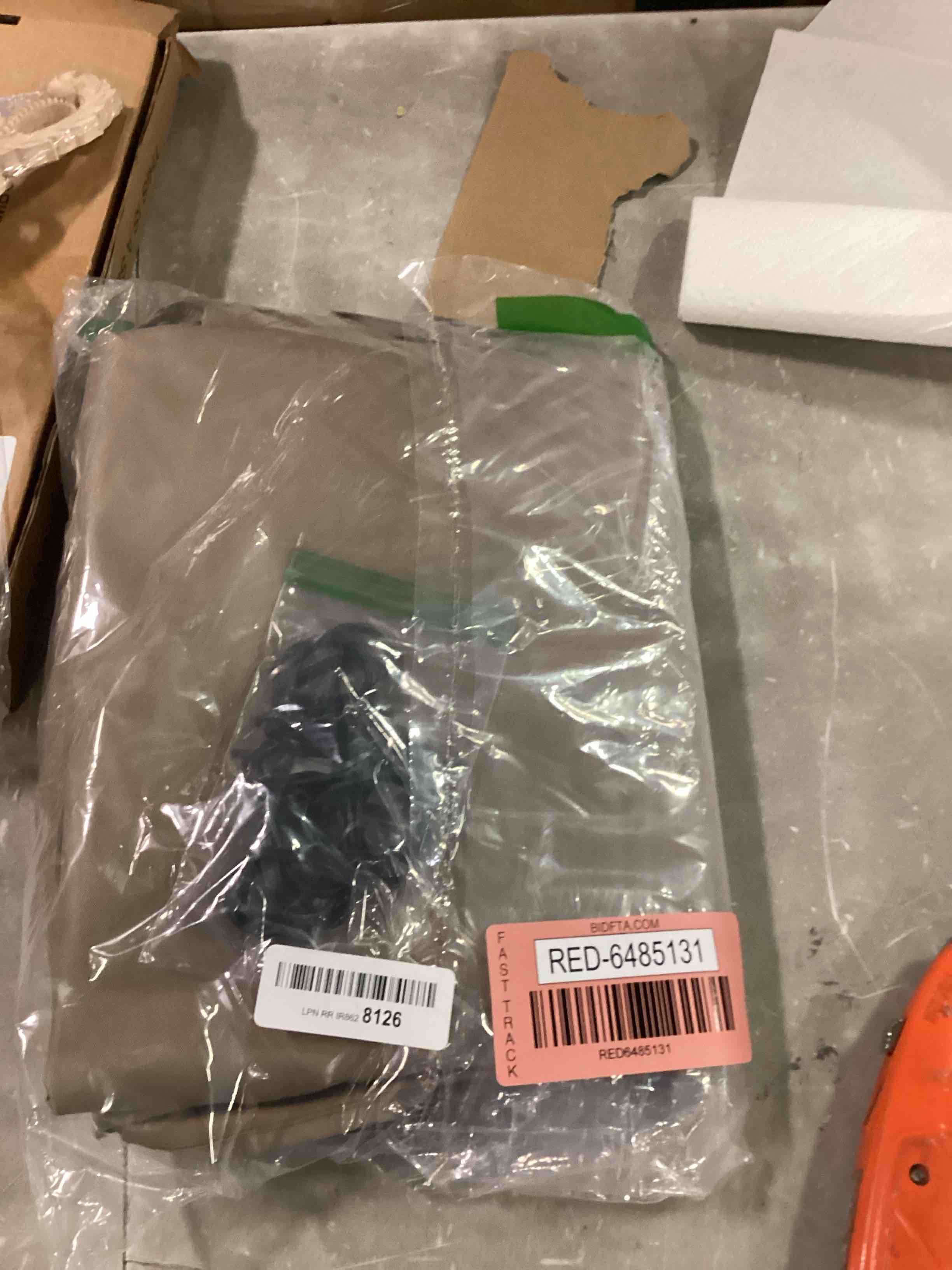 https://s3.amazonaws.com/lotting-images-prod/bidfta/RED6485131_1717507178022.jpeg