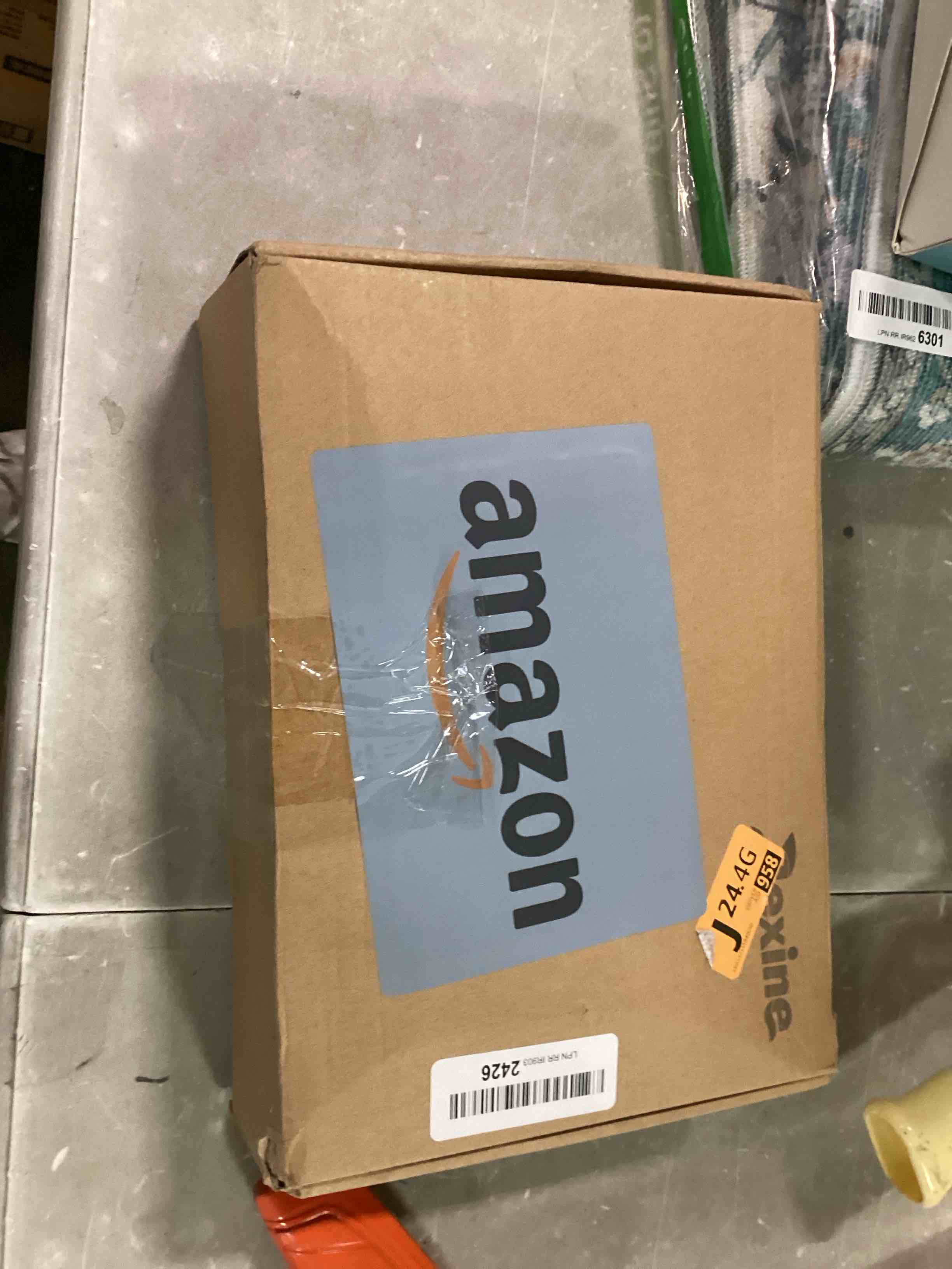https://s3.amazonaws.com/lotting-images-prod/bidfta/RED6485217_1717519891522.jpeg