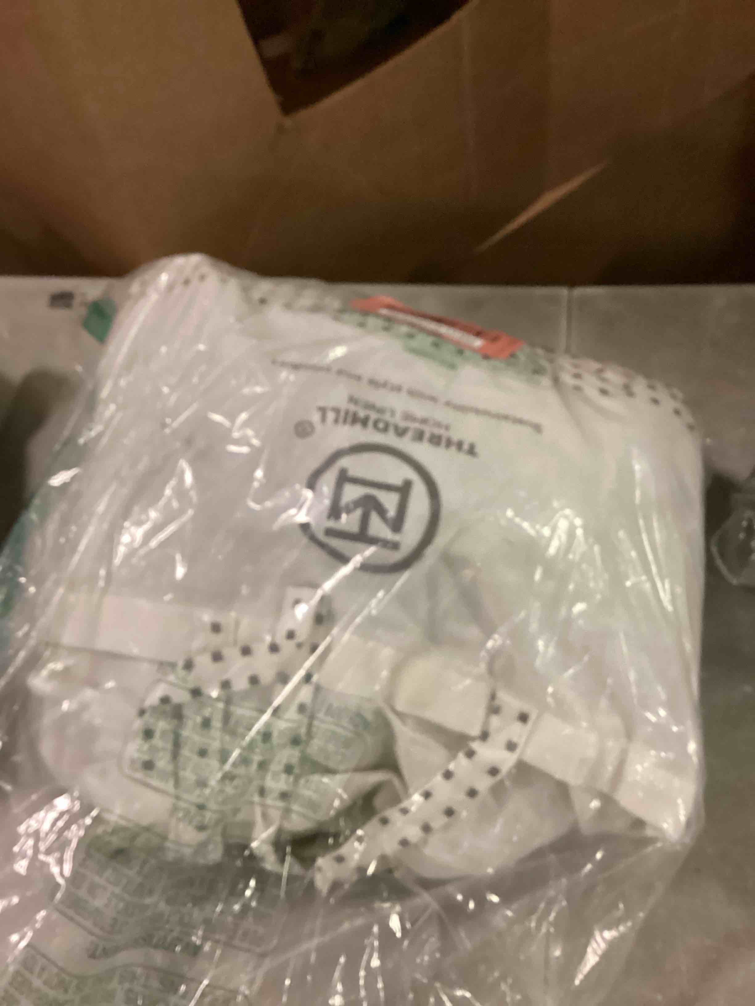 https://s3.amazonaws.com/lotting-images-prod/bidfta/RED6485425_1717597654827.jpeg