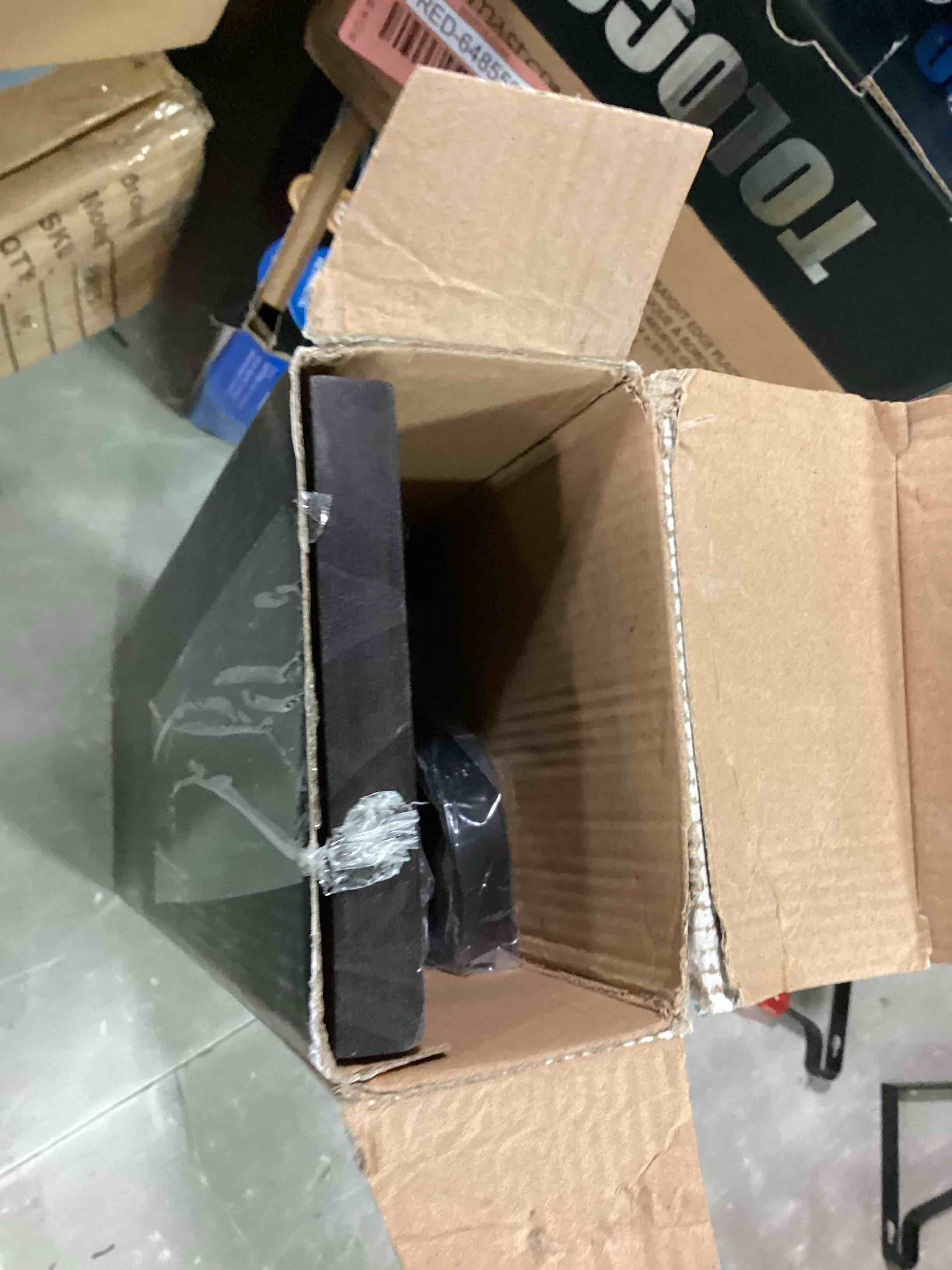 https://s3.amazonaws.com/lotting-images-prod/bidfta/RED6485596_1717616668717.jpeg