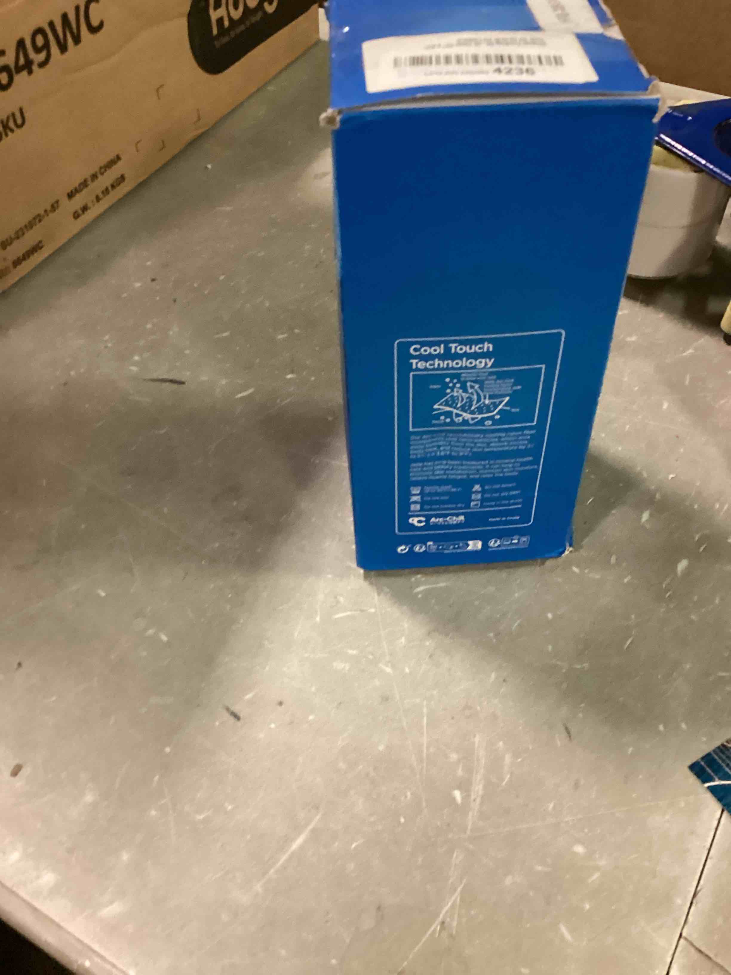https://s3.amazonaws.com/lotting-images-prod/bidfta/RED6486161_1717790548802.jpeg