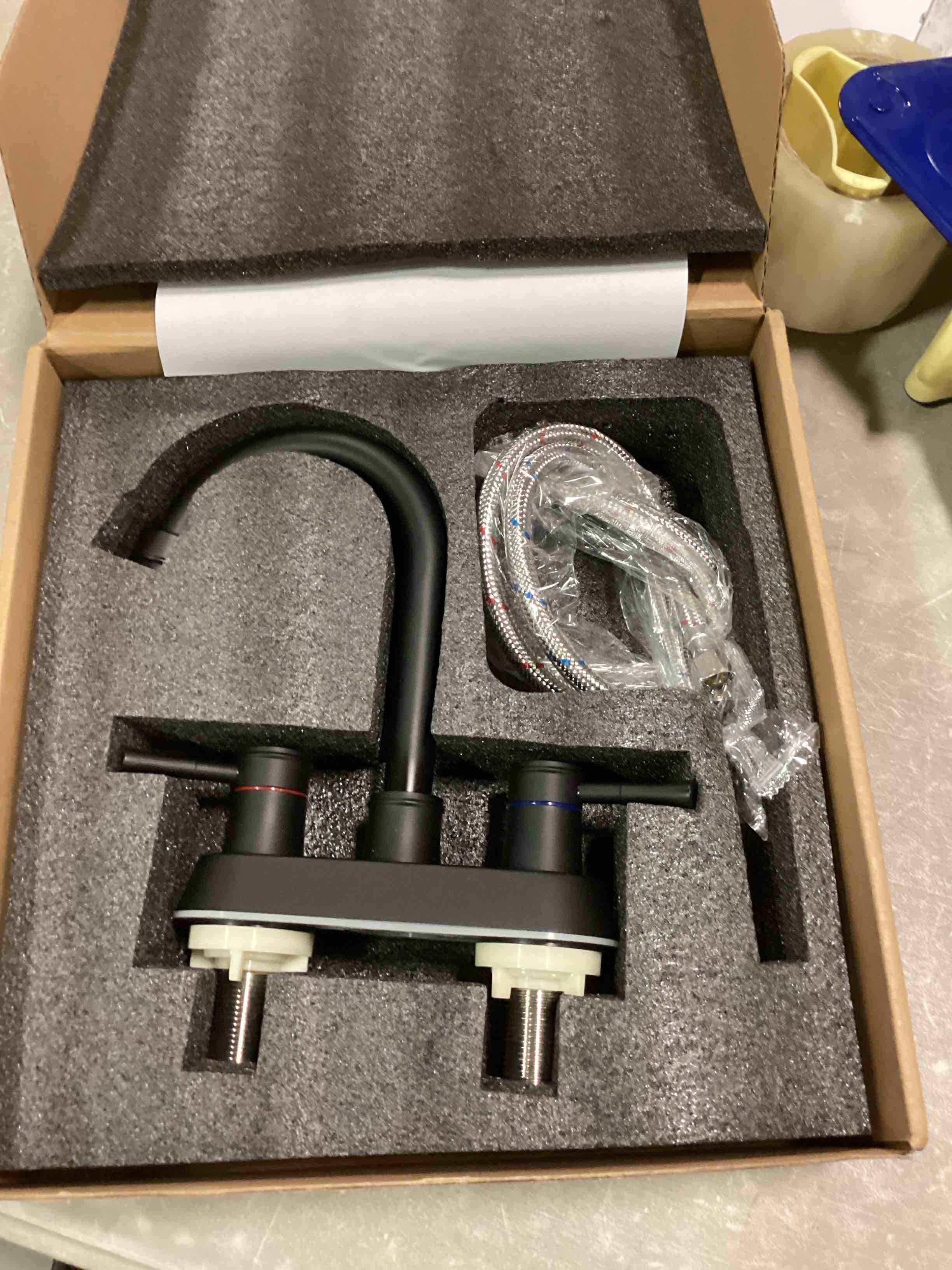 https://s3.amazonaws.com/lotting-images-prod/bidfta/RED6486303_1718132054885.jpeg