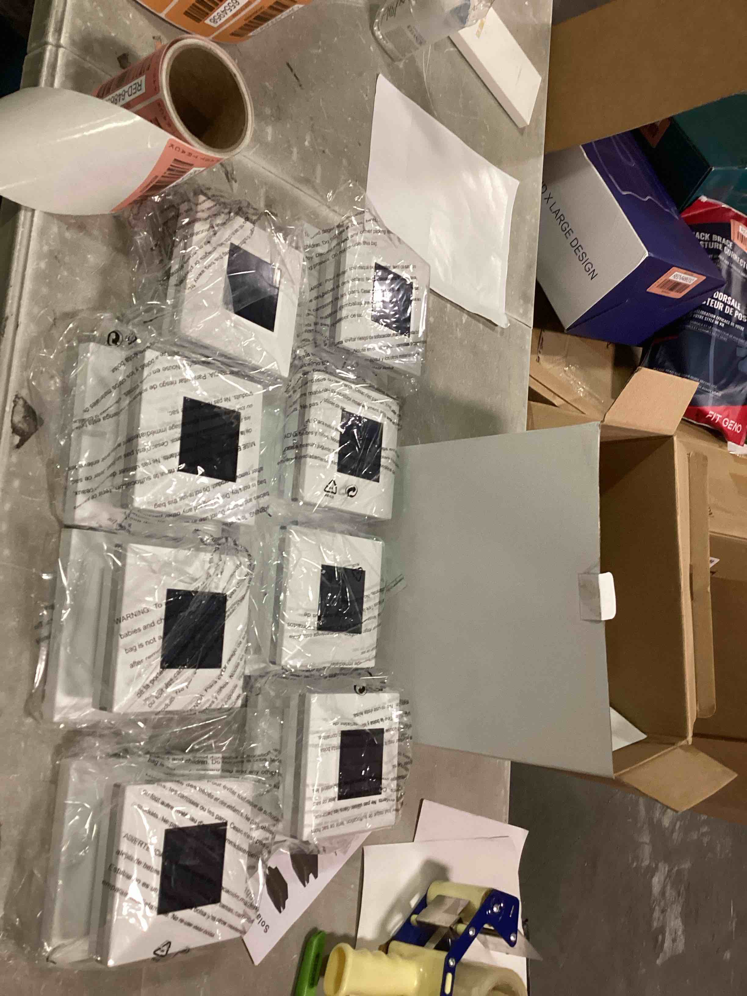 https://s3.amazonaws.com/lotting-images-prod/bidfta/RED6486319_1718134319159.jpeg
