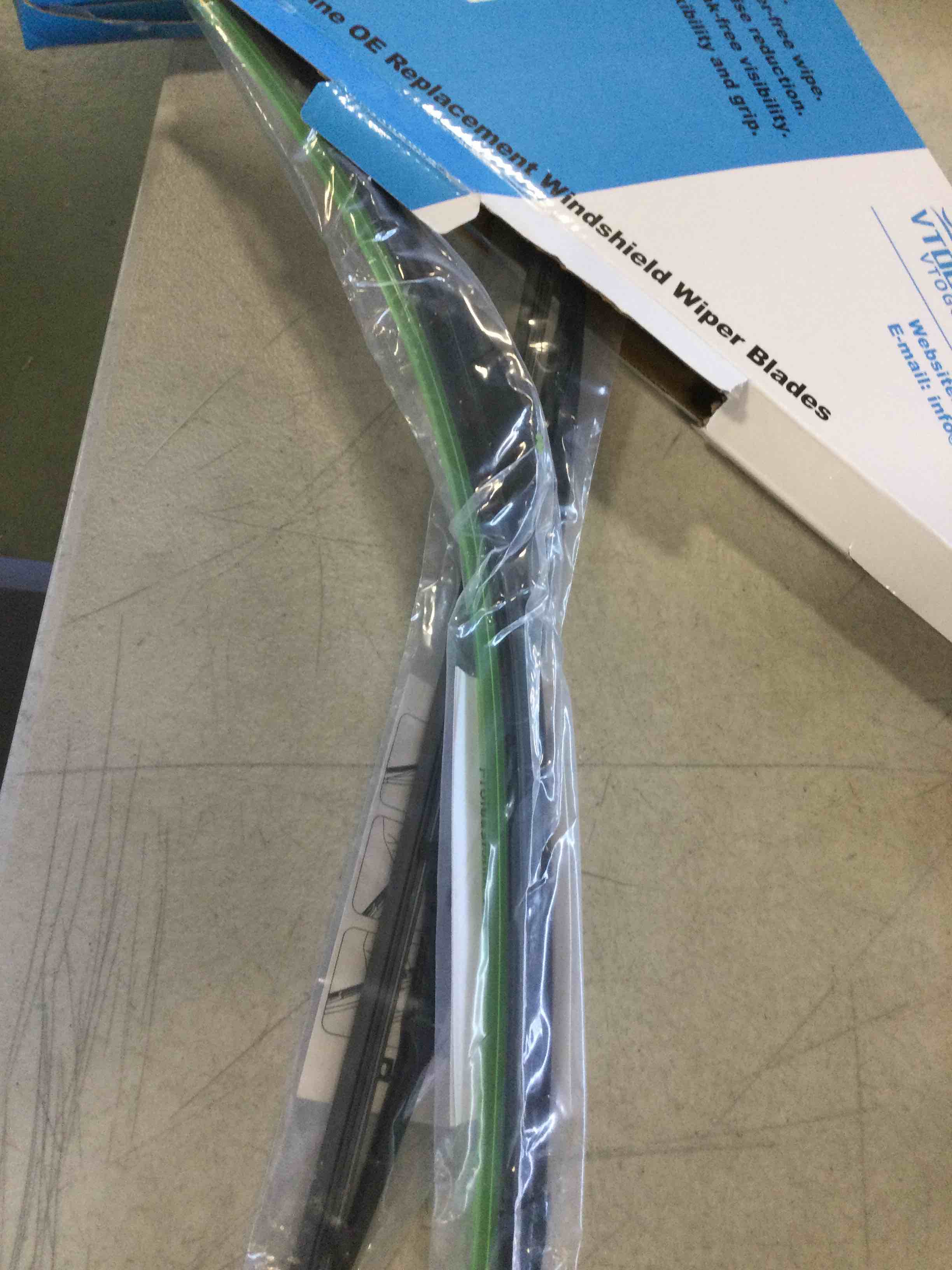 https://s3.amazonaws.com/lotting-images-prod/bidfta/RED6486513_1717082374005.jpeg