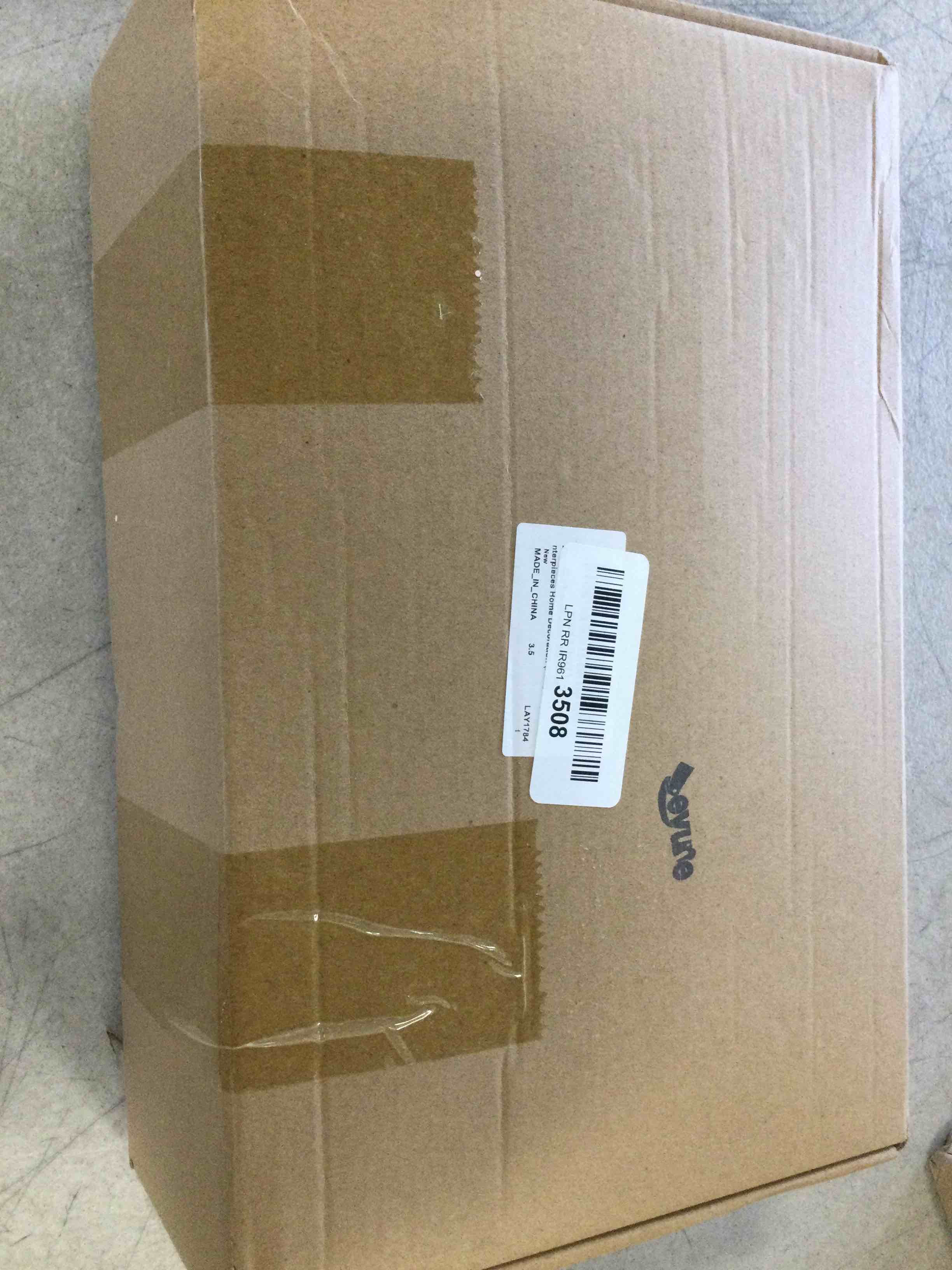https://s3.amazonaws.com/lotting-images-prod/bidfta/RED6486607_1717096696211.jpeg