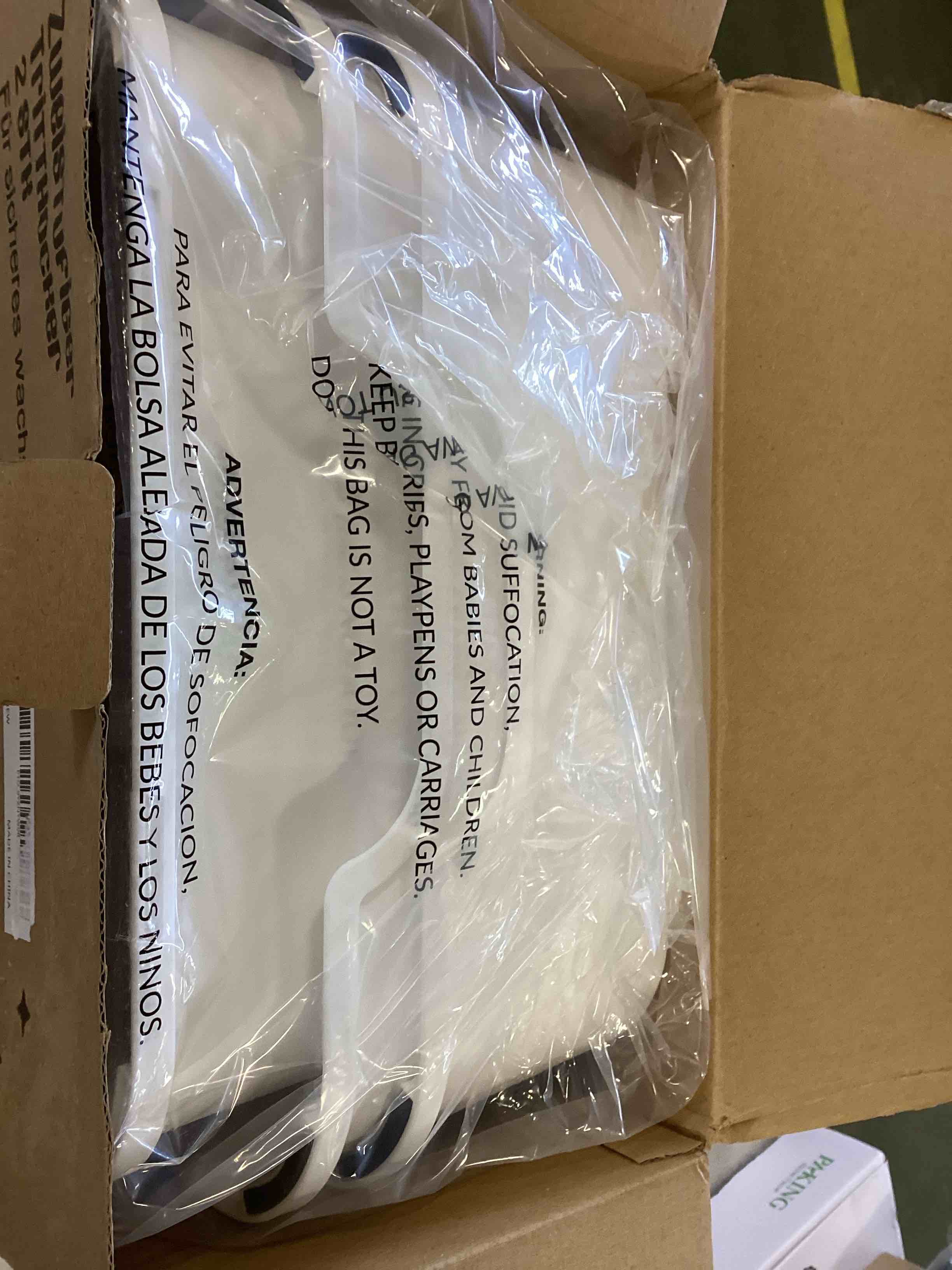 https://s3.amazonaws.com/lotting-images-prod/bidfta/RED6486807_1717173478055.jpeg