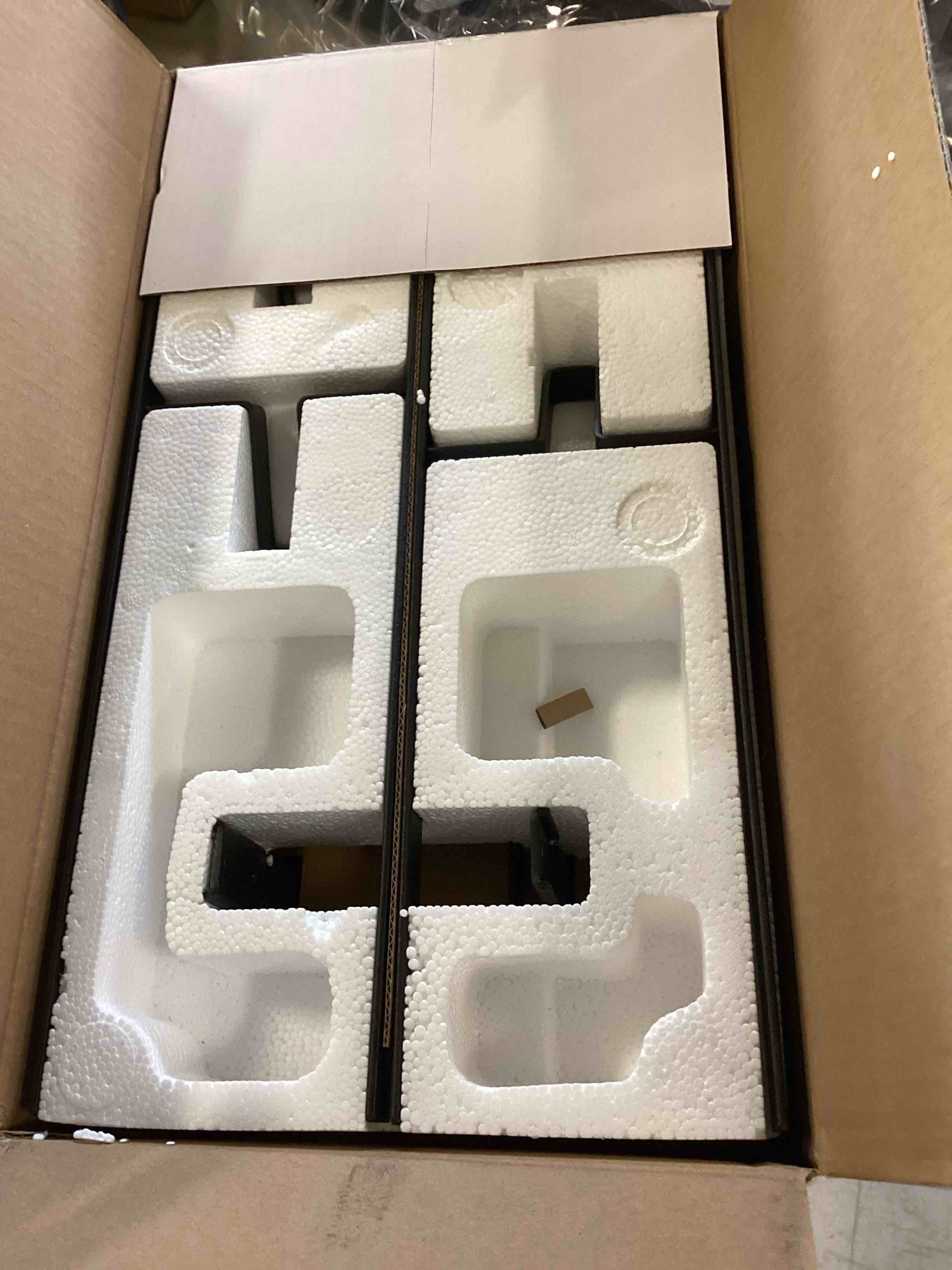 https://s3.amazonaws.com/lotting-images-prod/bidfta/RED6487166_1717261250900.jpeg