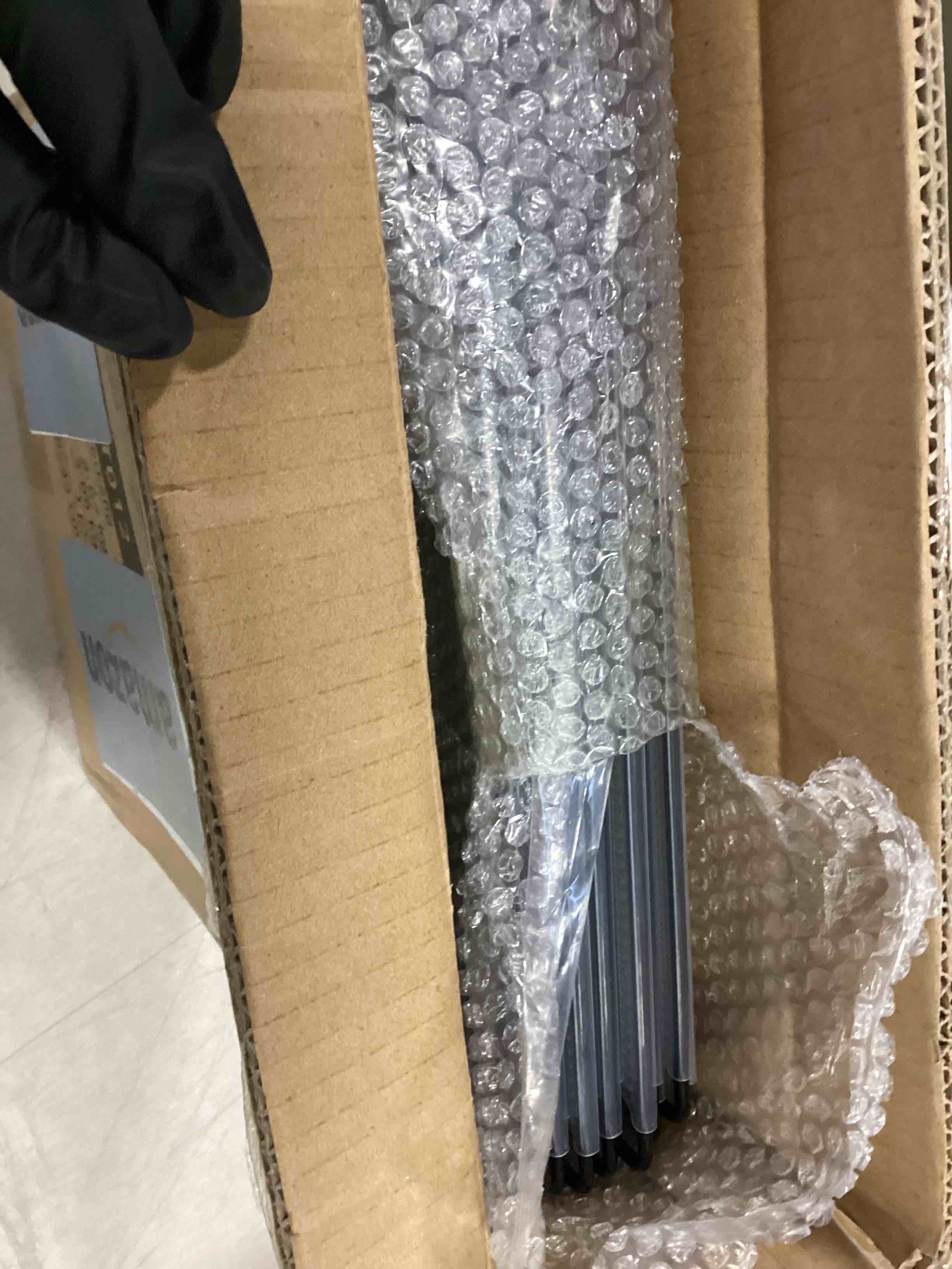 https://s3.amazonaws.com/lotting-images-prod/bidfta/RED6487254_1717413703903.jpeg
