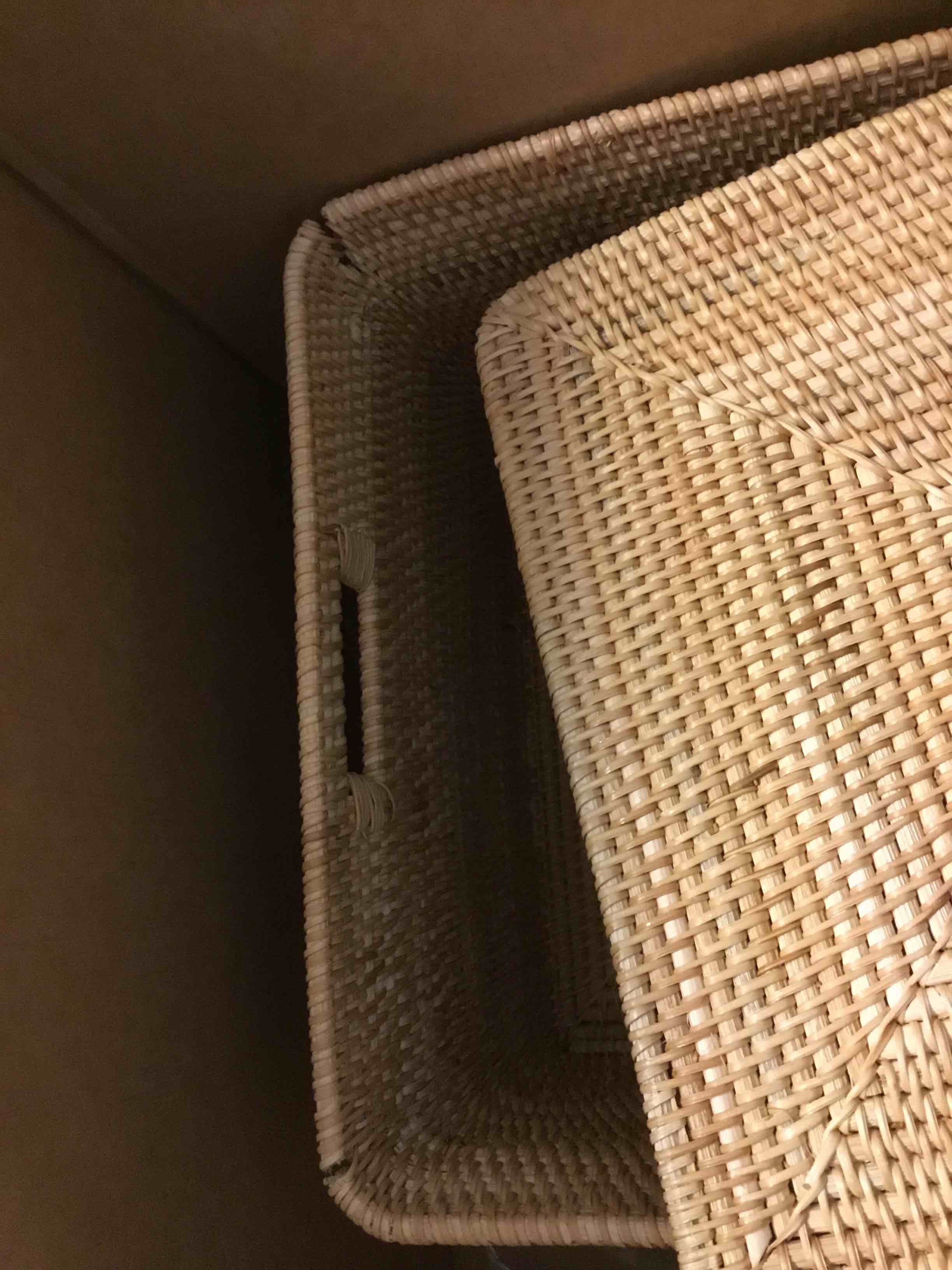 https://s3.amazonaws.com/lotting-images-prod/bidfta/RED6490315_1725894234654.jpeg