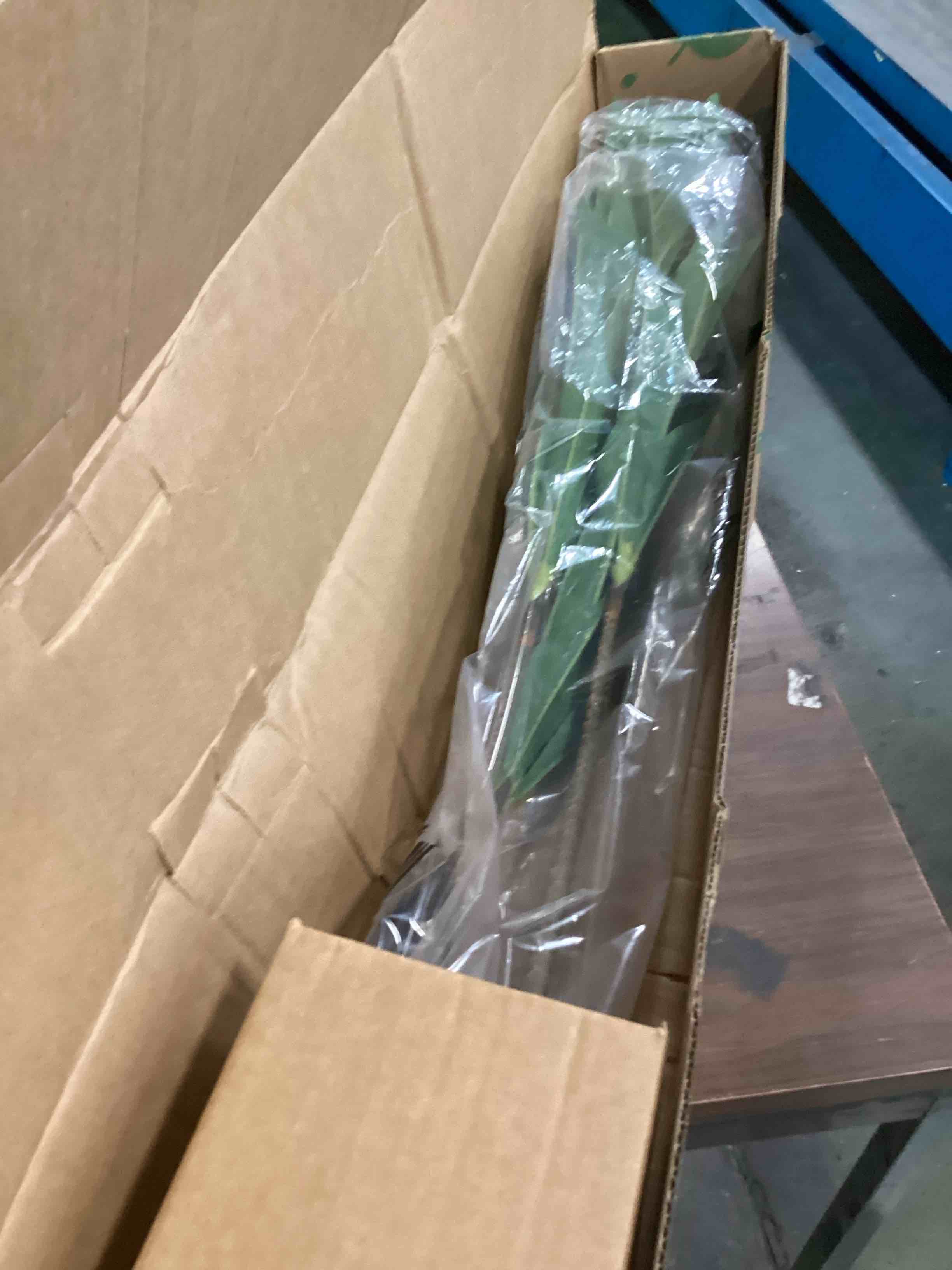 https://s3.amazonaws.com/lotting-images-prod/bidfta/RED6490942_1718968160844.jpeg