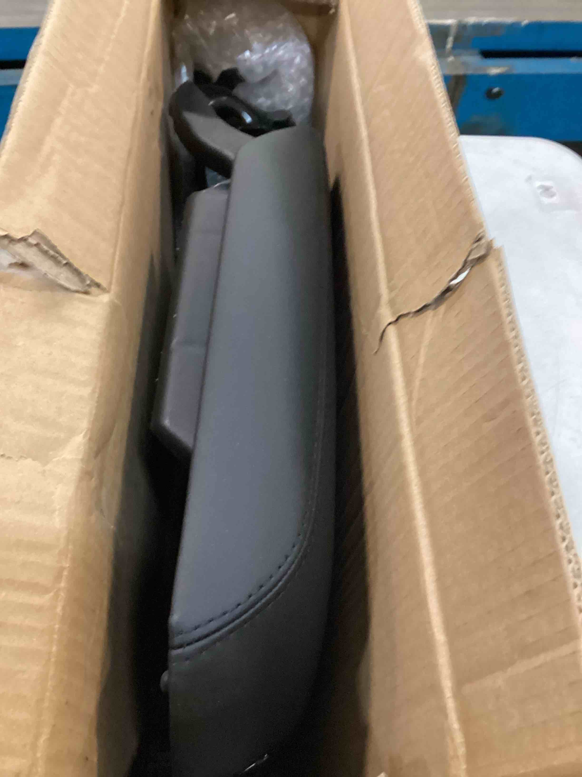 https://s3.amazonaws.com/lotting-images-prod/bidfta/RED6491325_1719228677983.jpeg