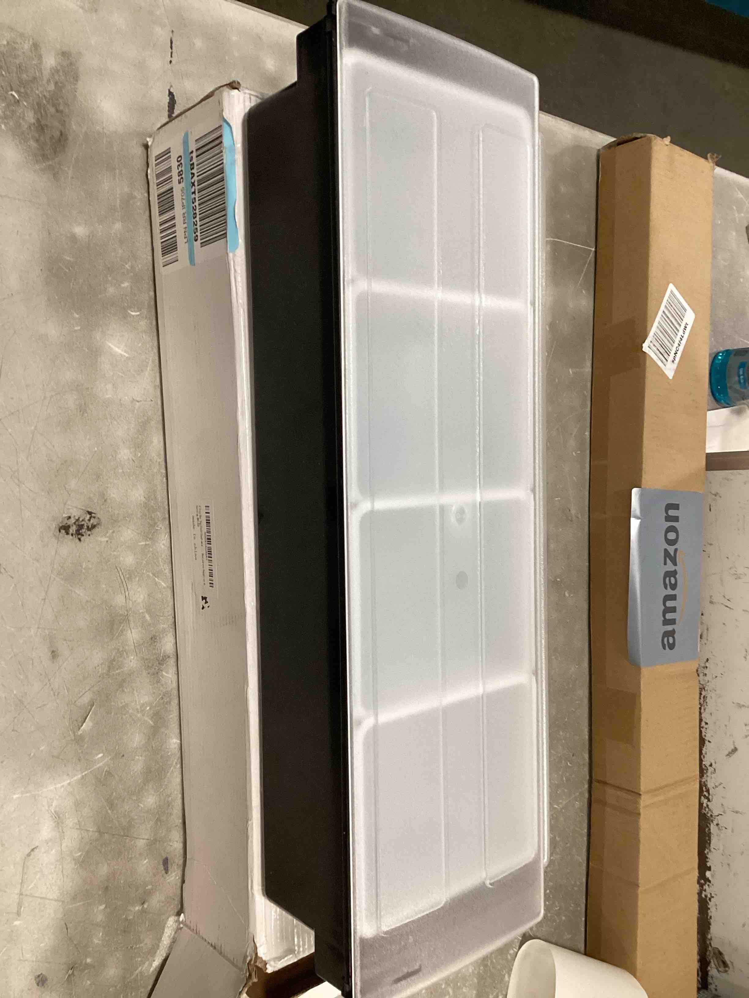 https://s3.amazonaws.com/lotting-images-prod/bidfta/RED6491903_1719534751013.jpeg
