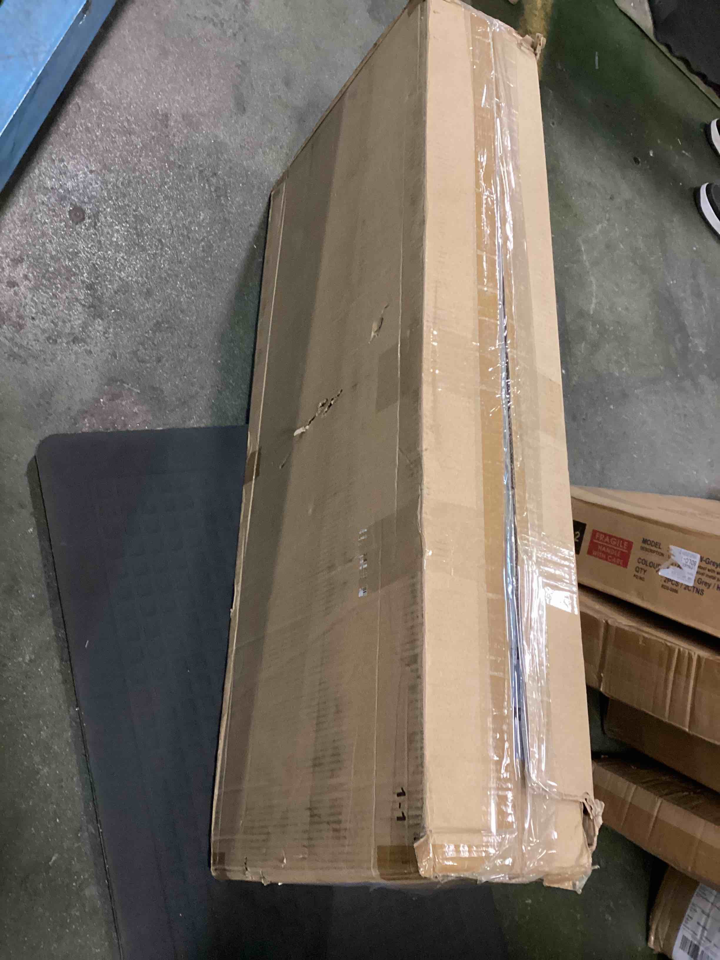 https://s3.amazonaws.com/lotting-images-prod/bidfta/RED6492400_1720060859621.jpeg